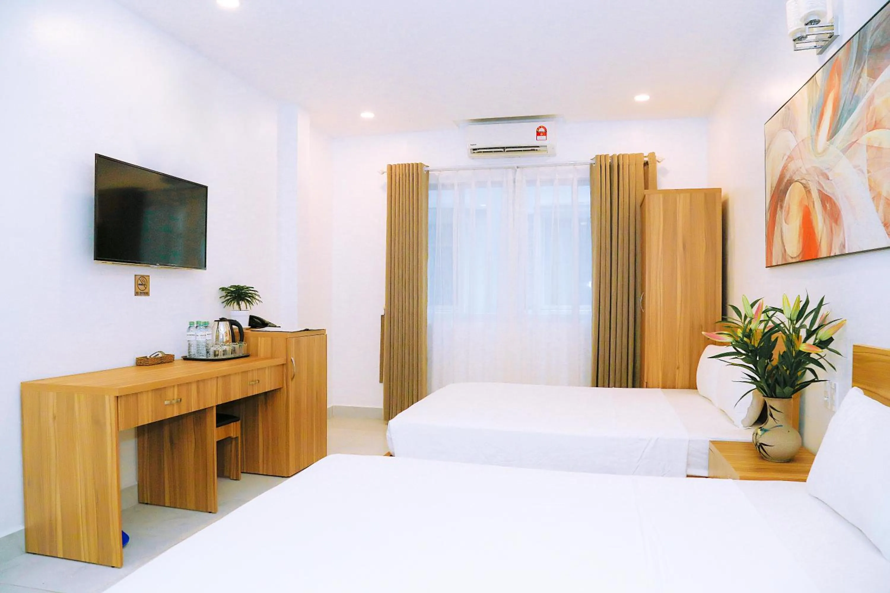 Bed in Louis Hotel - Bui Vien Walking Street