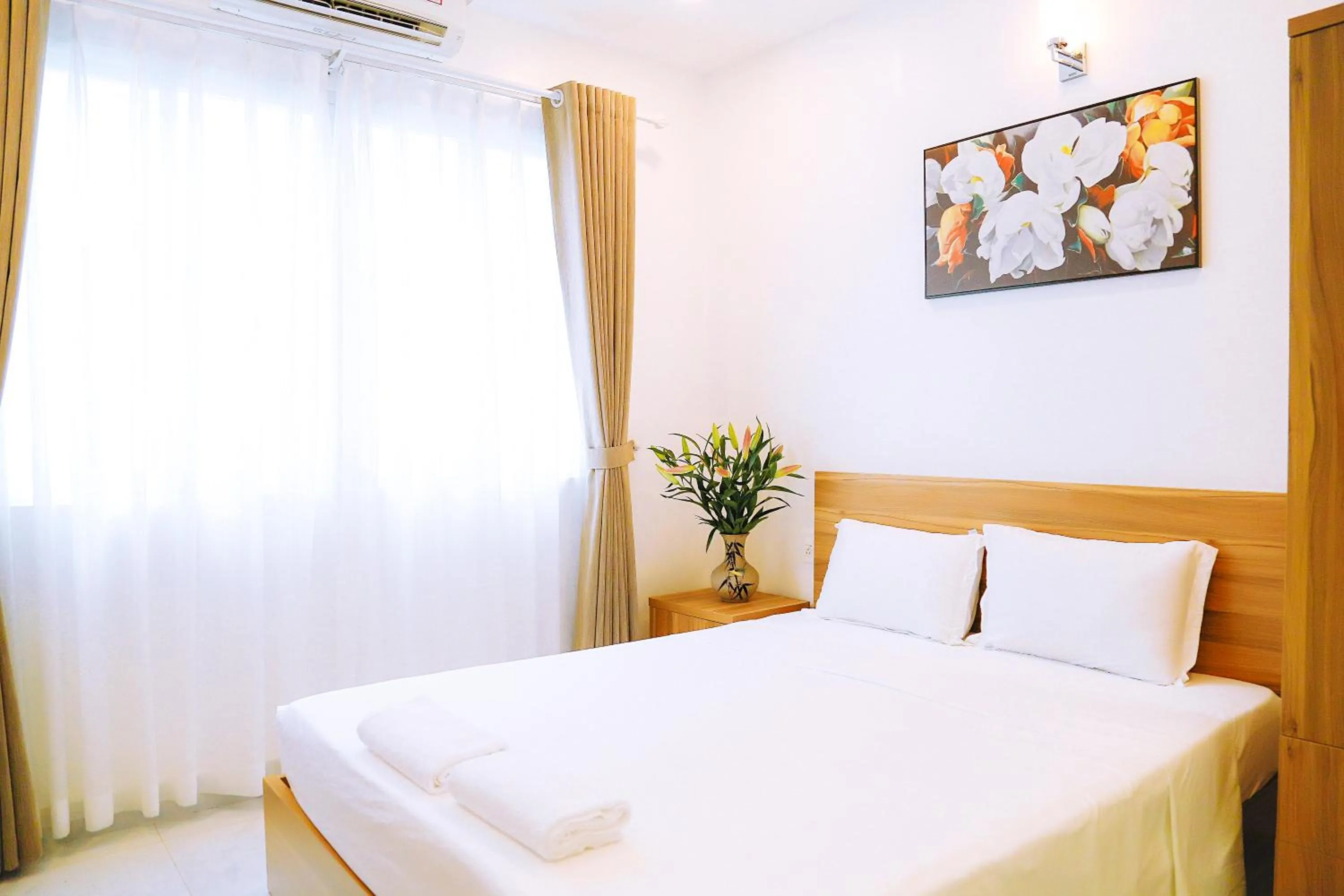 Bed in Louis Hotel - Bui Vien Walking Street