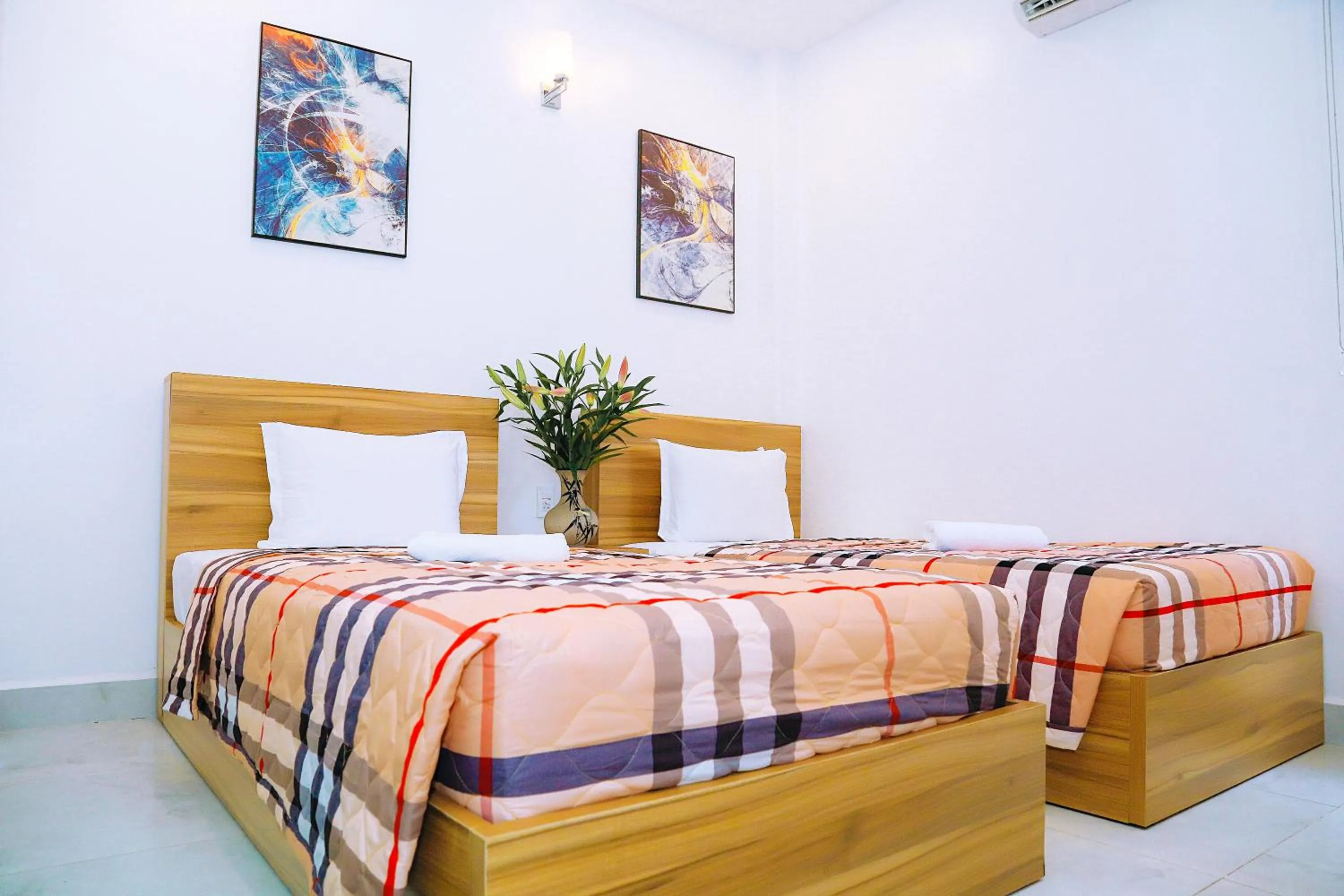 Bed in Louis Hotel - Bui Vien Walking Street