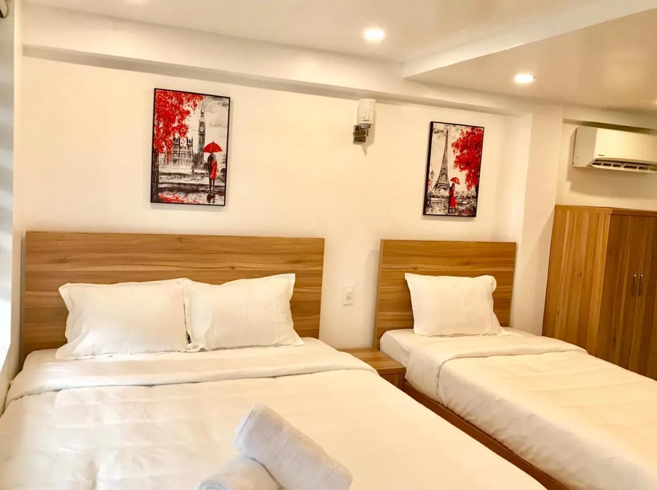 Bed in Louis Hotel - Bui Vien Walking Street