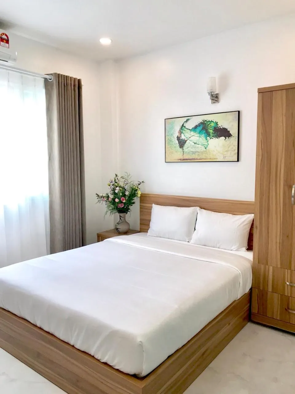 Bed in Louis Hotel - Bui Vien Walking Street