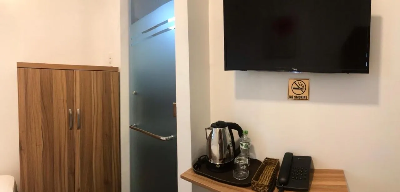 Louis Hotel - Bui Vien Walking Street