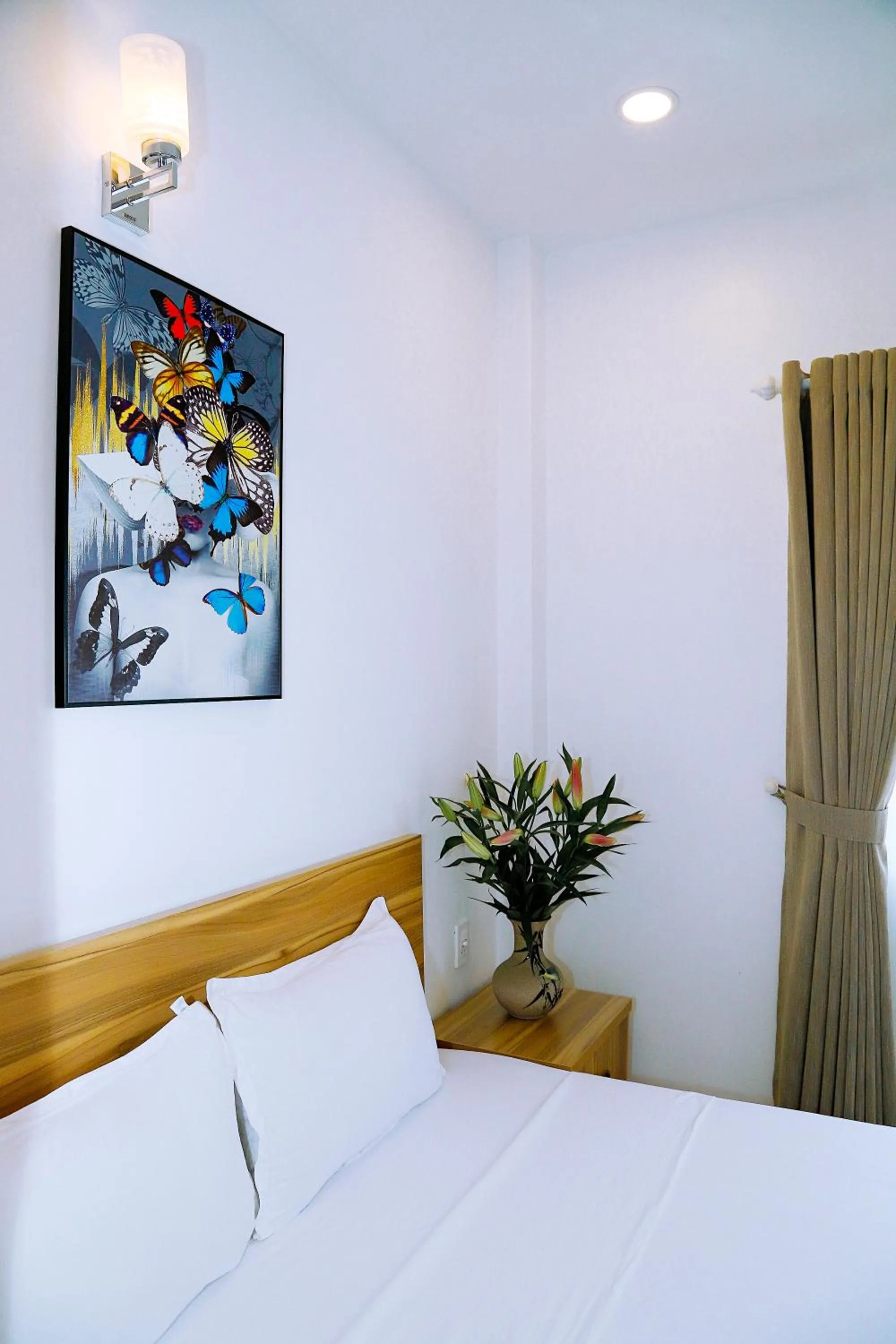 Bed in Louis Hotel - Bui Vien Walking Street