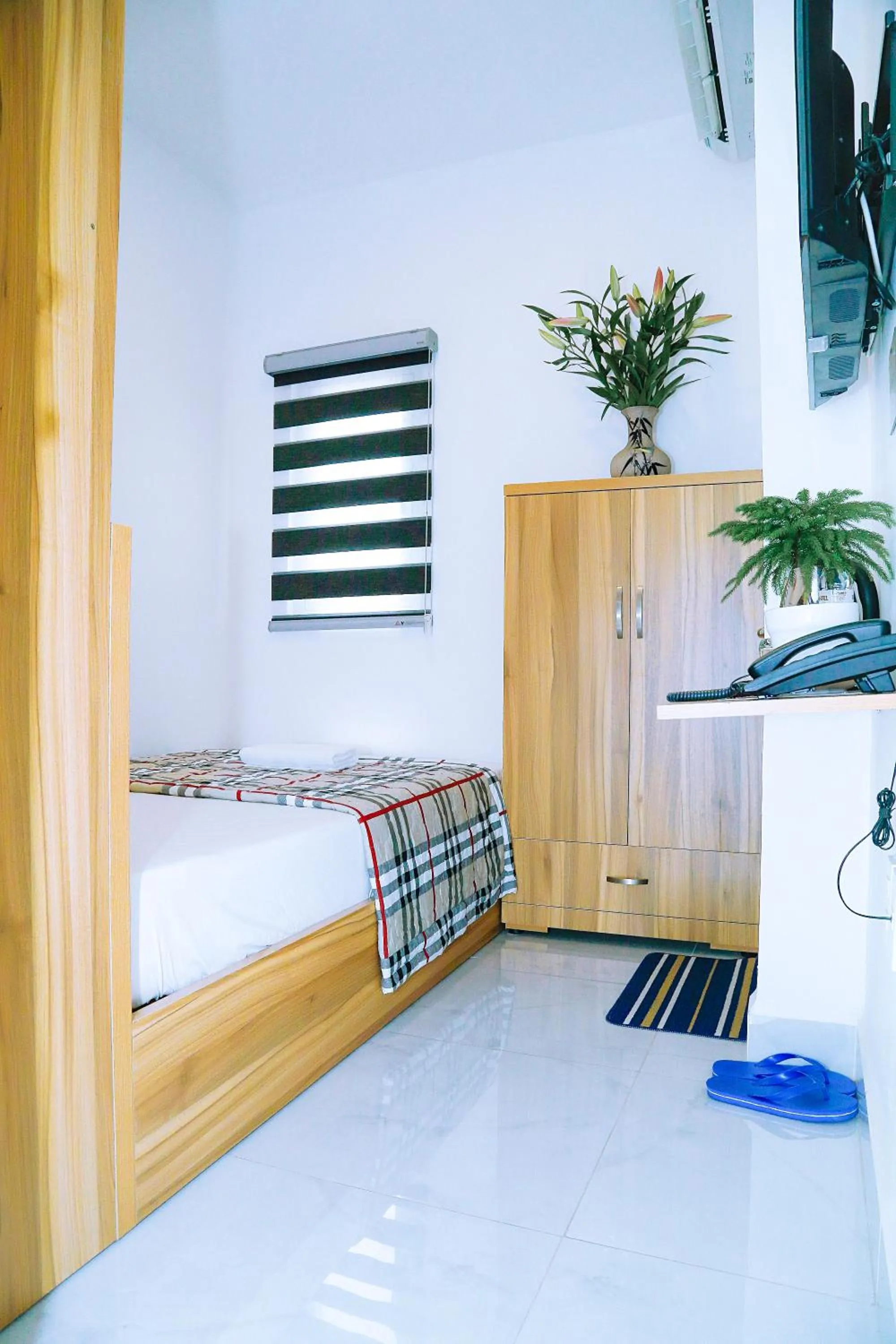 Bed in Louis Hotel - Bui Vien Walking Street