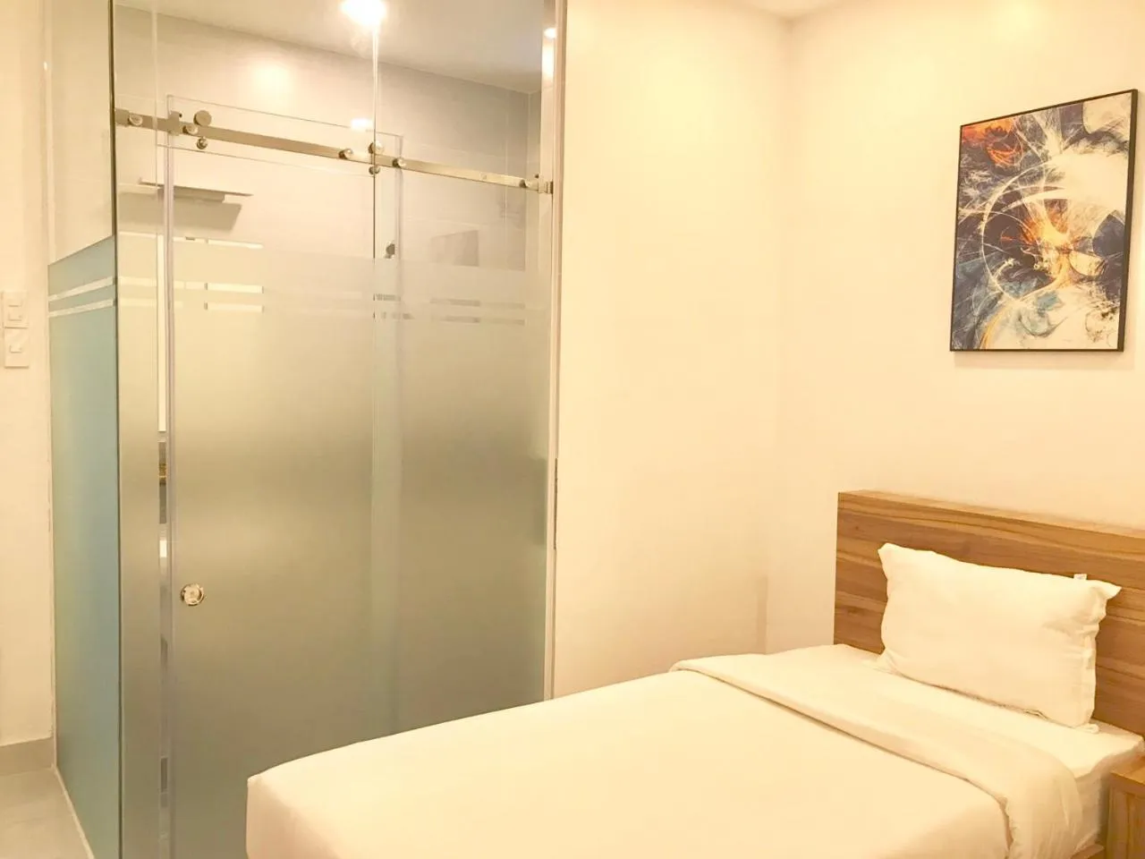 Bed in Louis Hotel - Bui Vien Walking Street