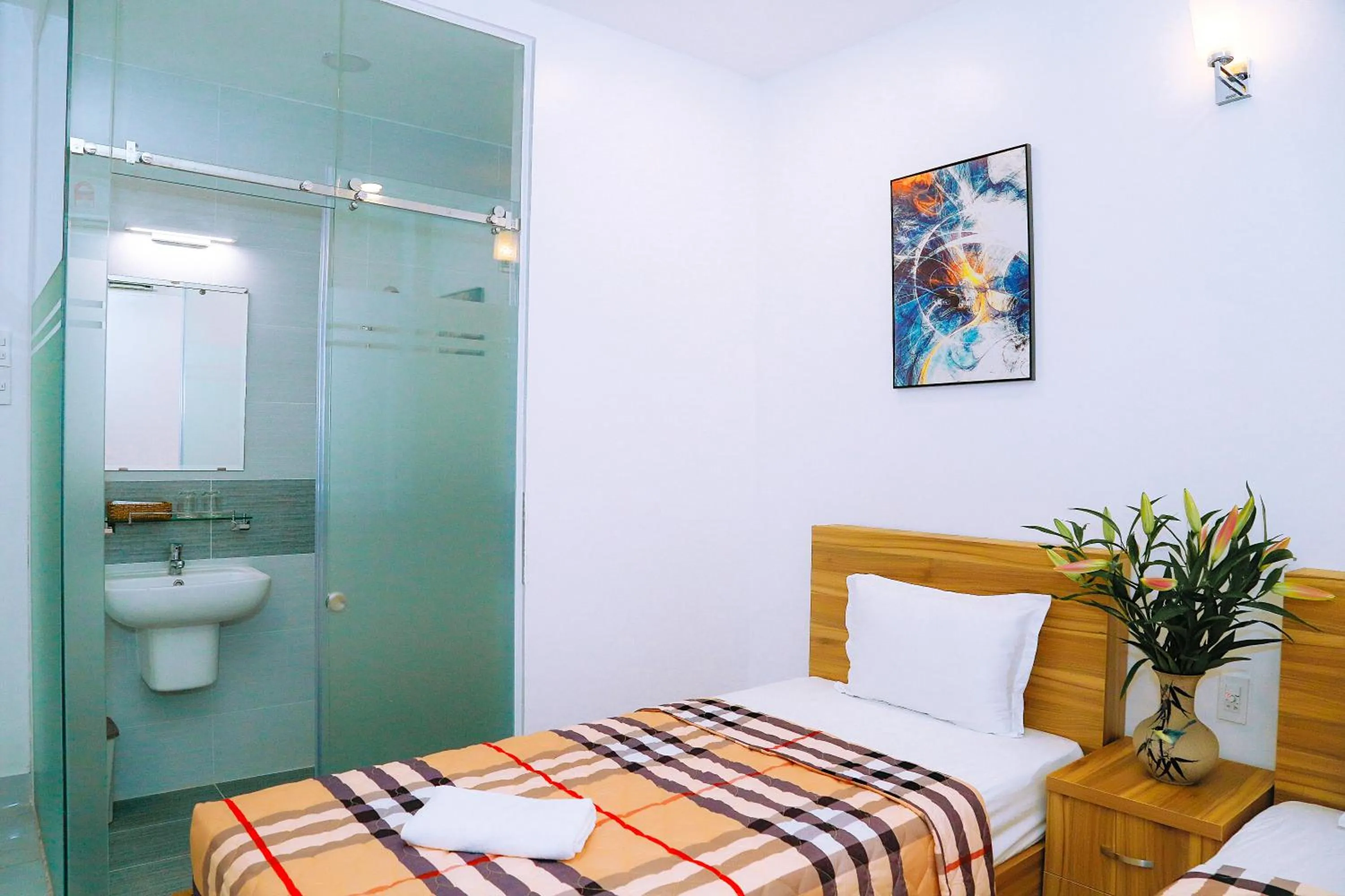 Bed in Louis Hotel - Bui Vien Walking Street