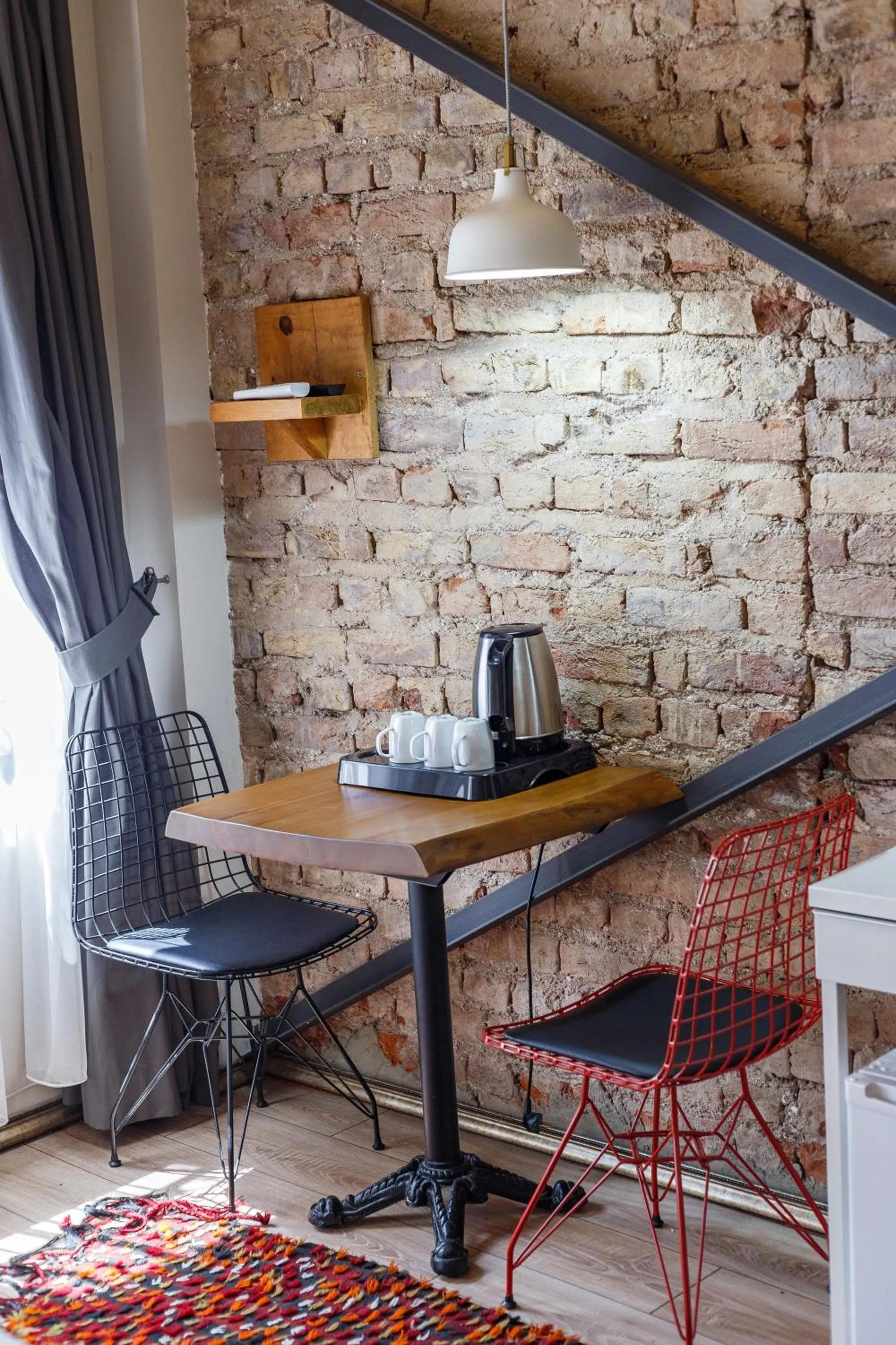 Coffee/tea facilities in Hotel Miro Mansion Old City