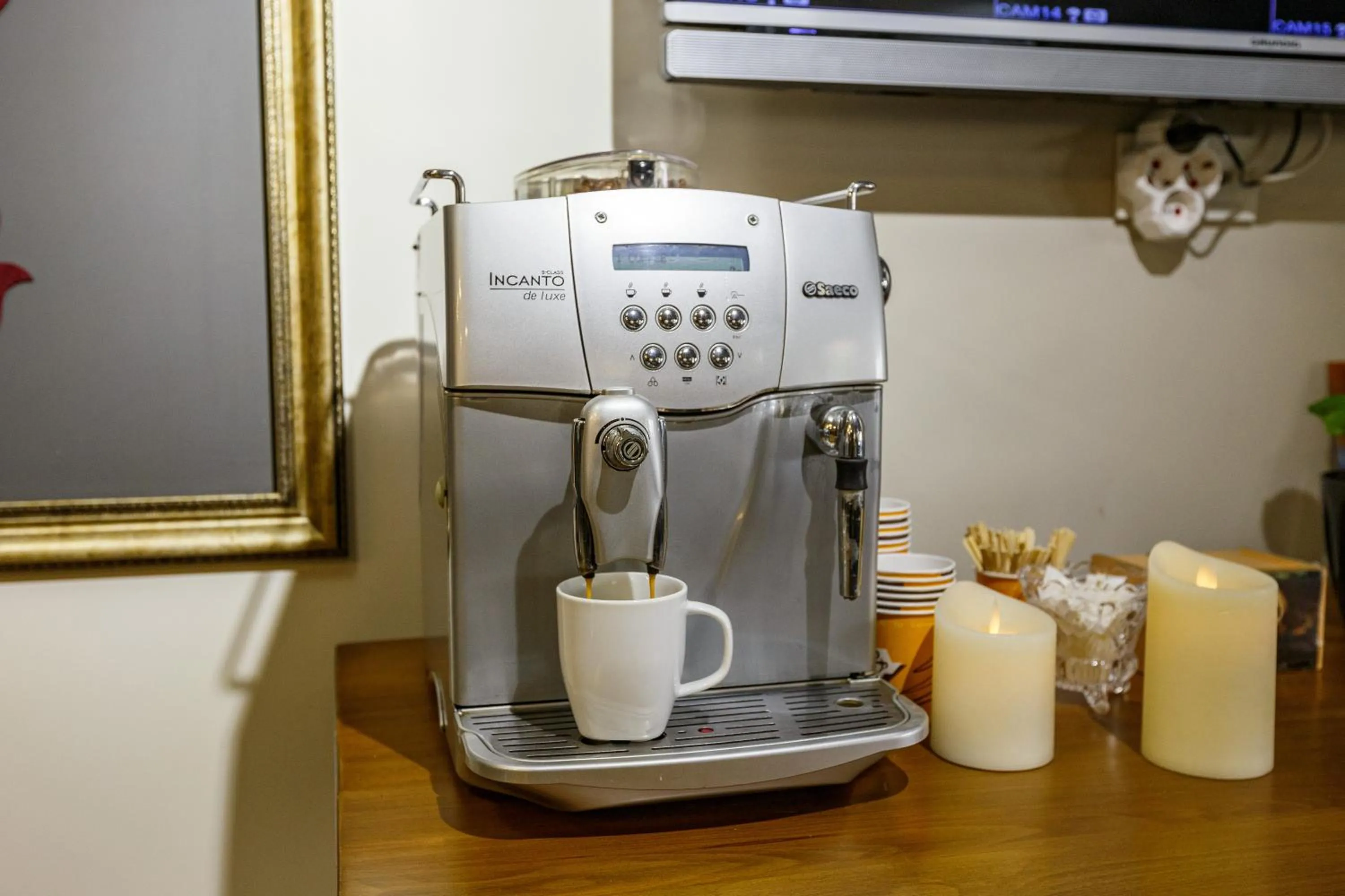 Food and drinks in Hotel Miro Mansion Old City