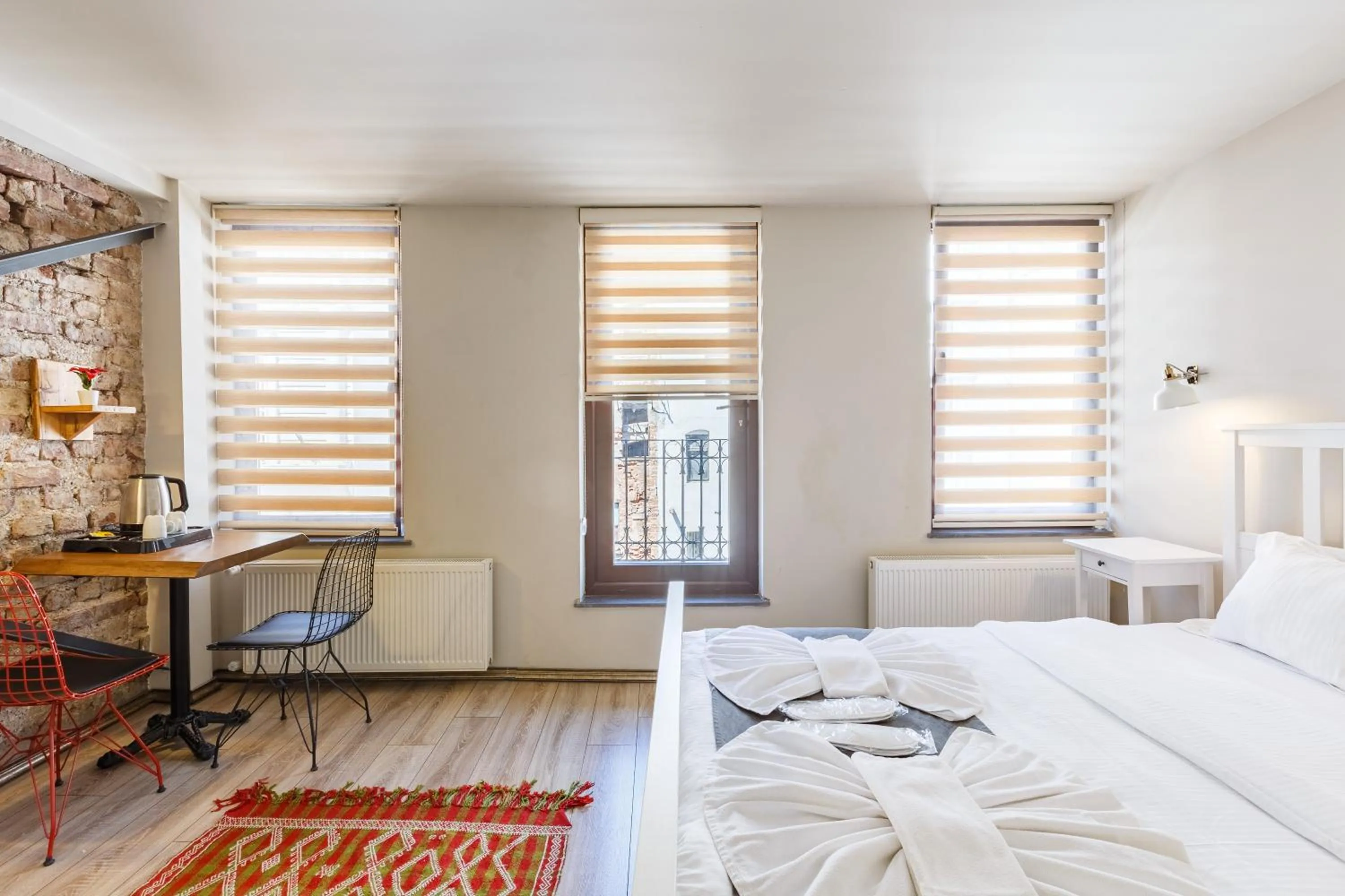 Bed in Hotel Miro Mansion Old City