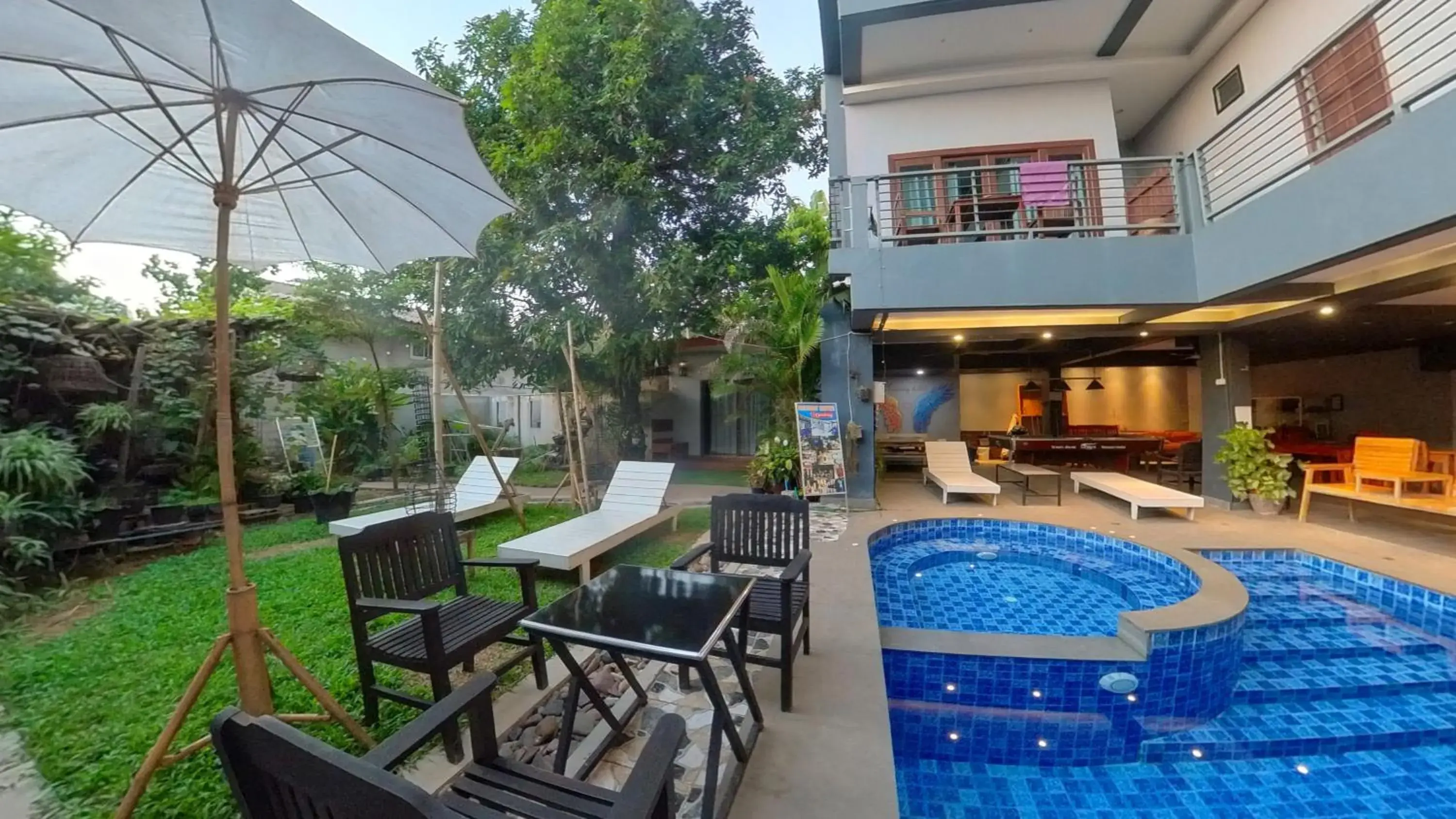 Property building in FARAWAY SUITES Property building in FARAWAY SUITES