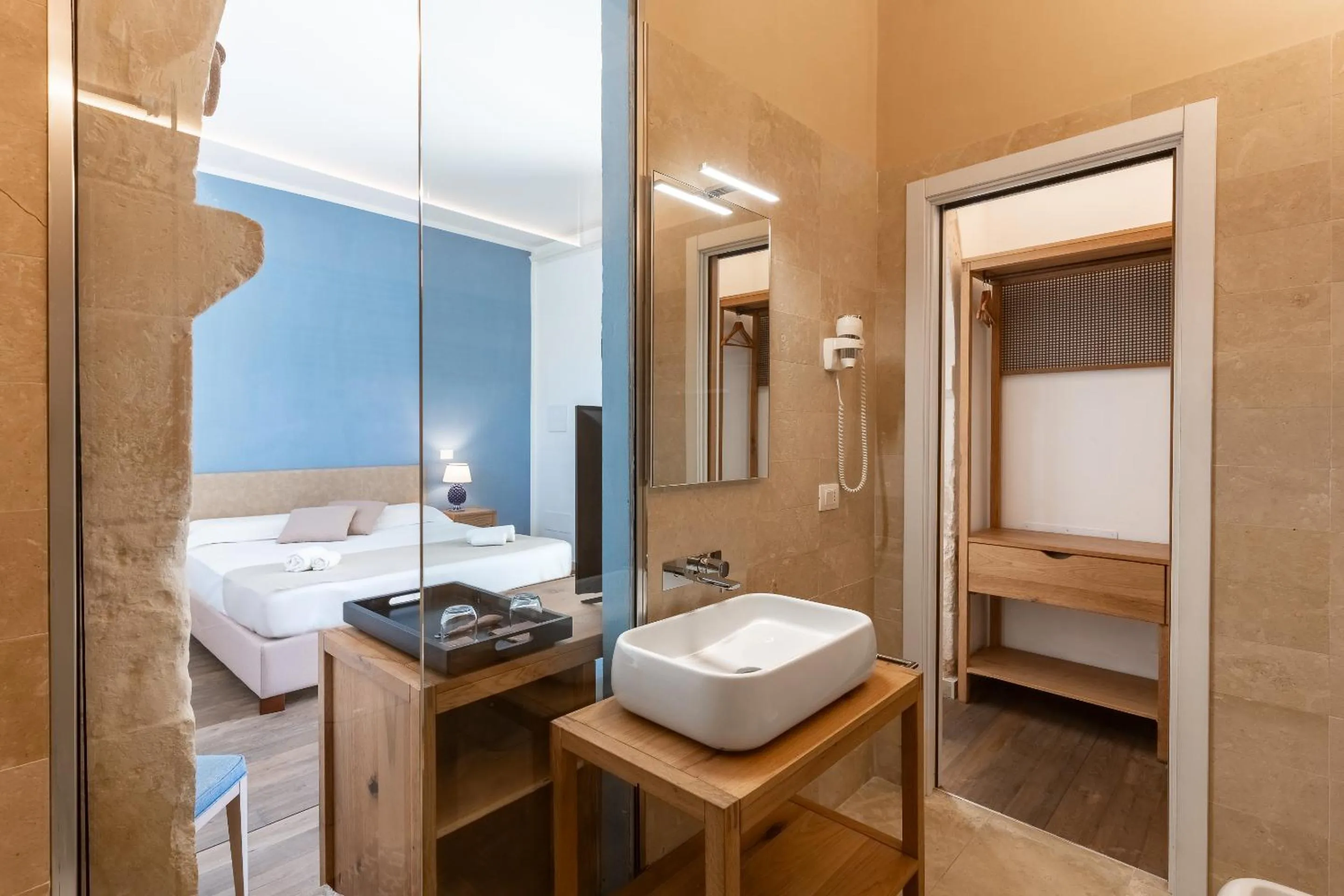 Bathroom, Bed in Ballium Luxury Relais
