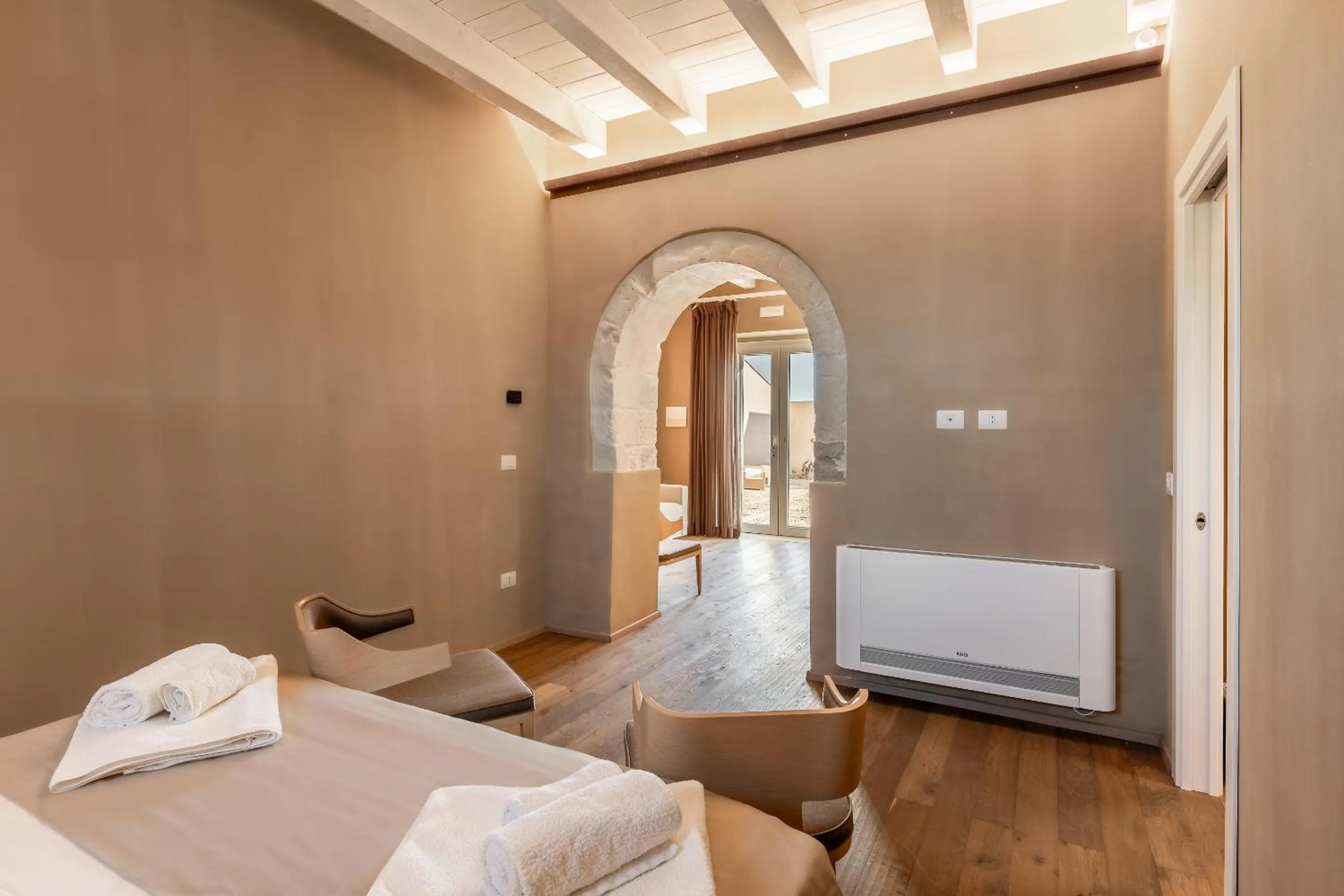 Photo of the whole room, Bed in Ballium Luxury Relais