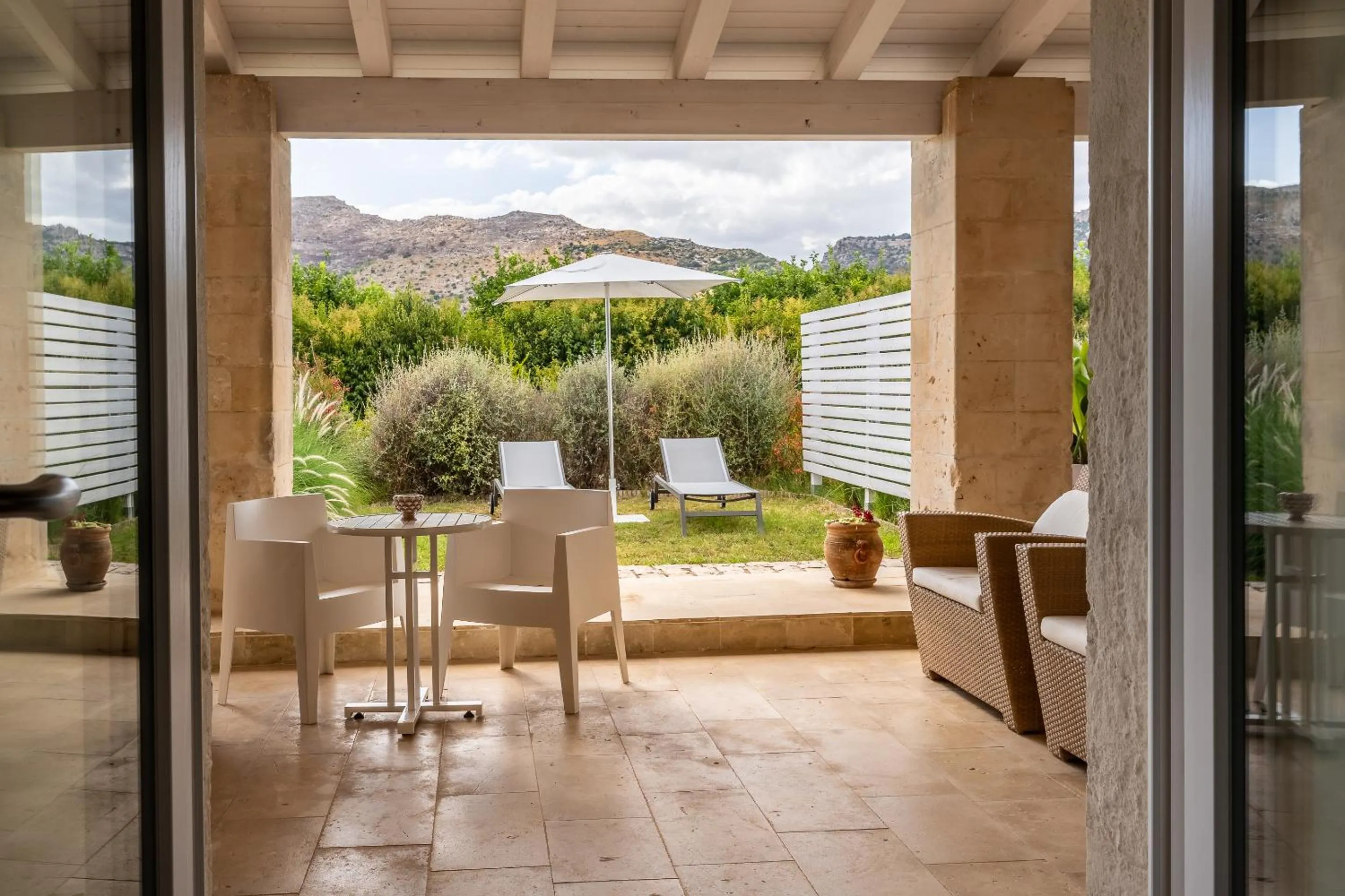 Patio in Ballium Luxury Relais