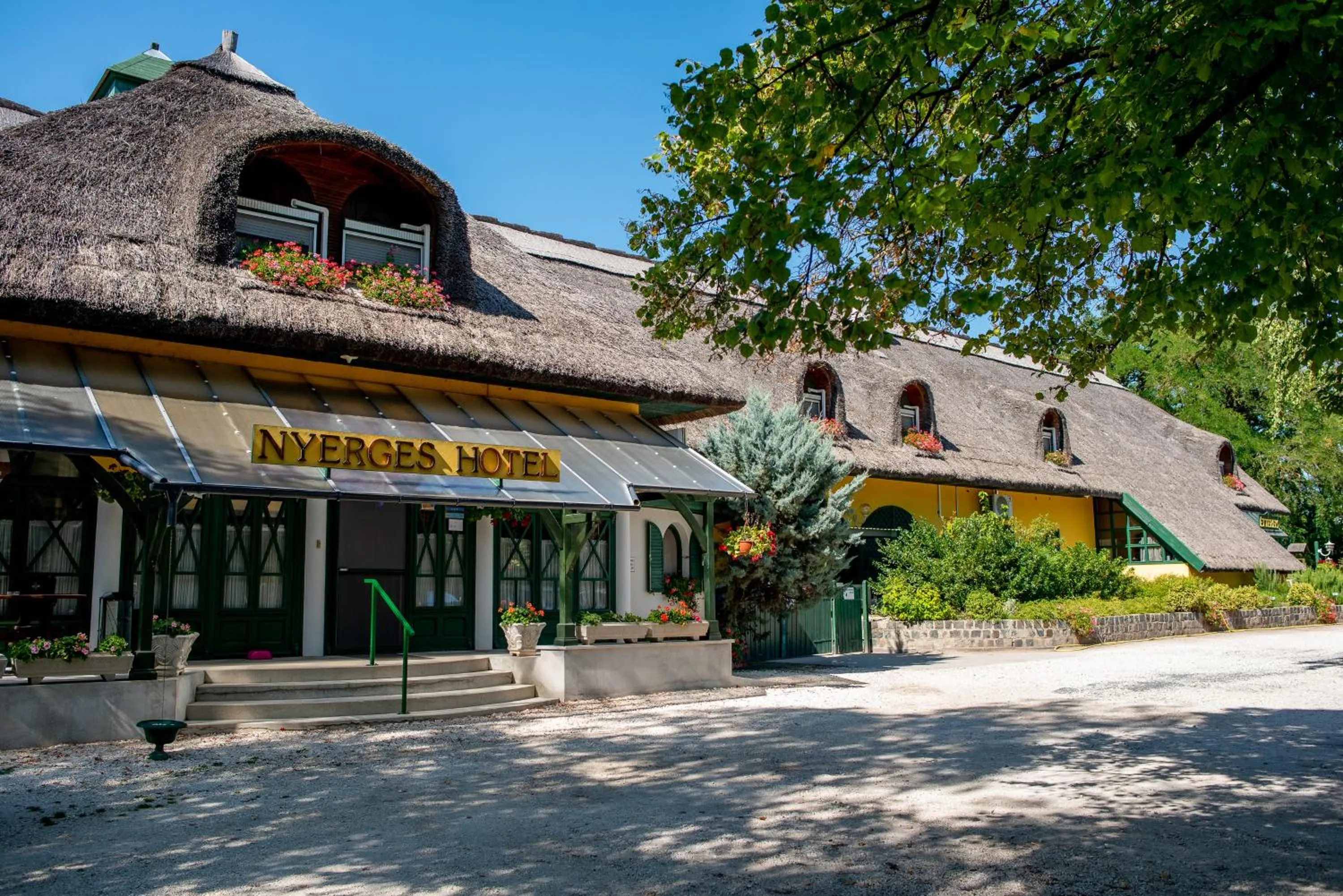 Property building in Nyerges Hotel Termál Superior
