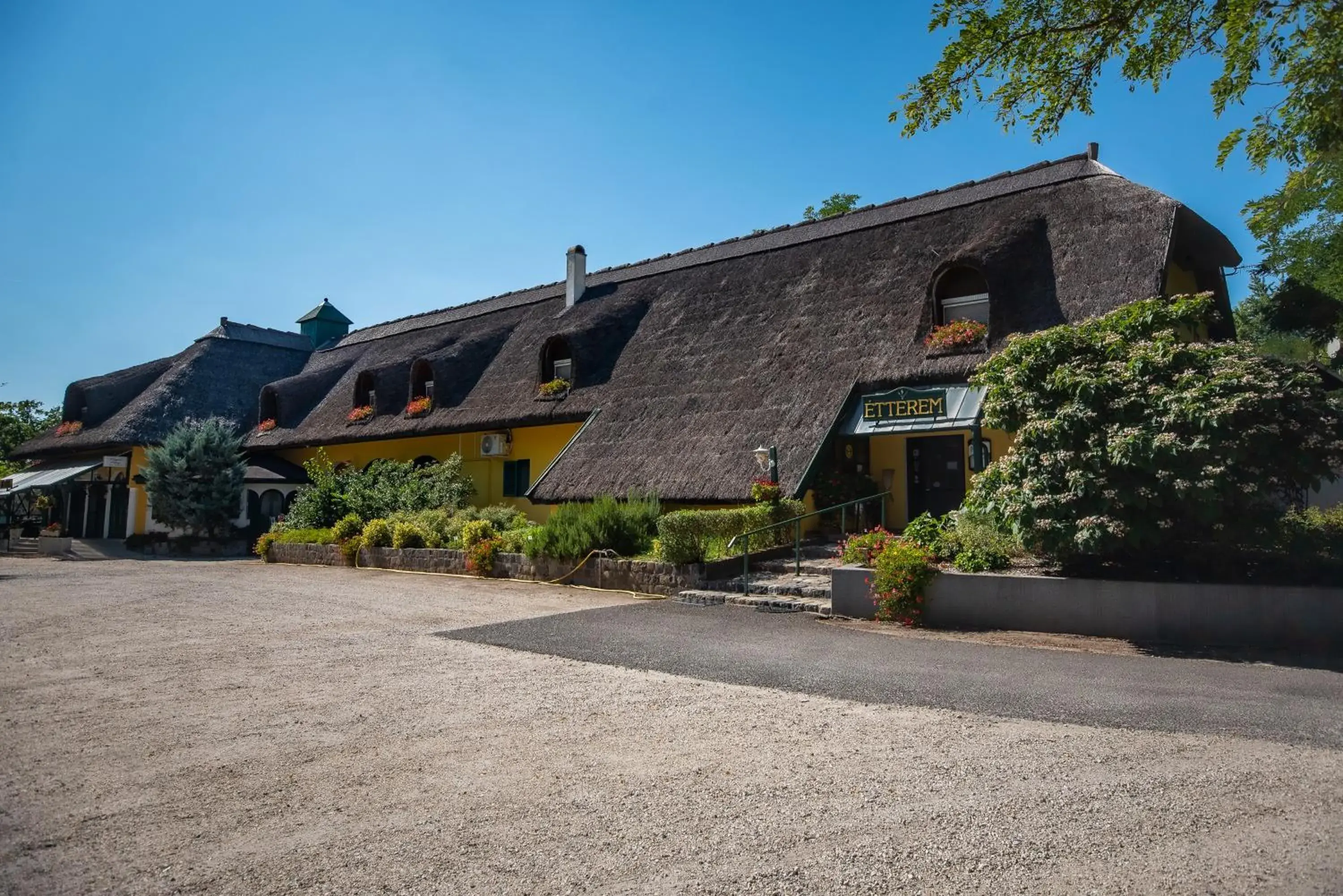 Property building in Nyerges Hotel Termál Superior Property building in Nyerges Hotel Termál Superior