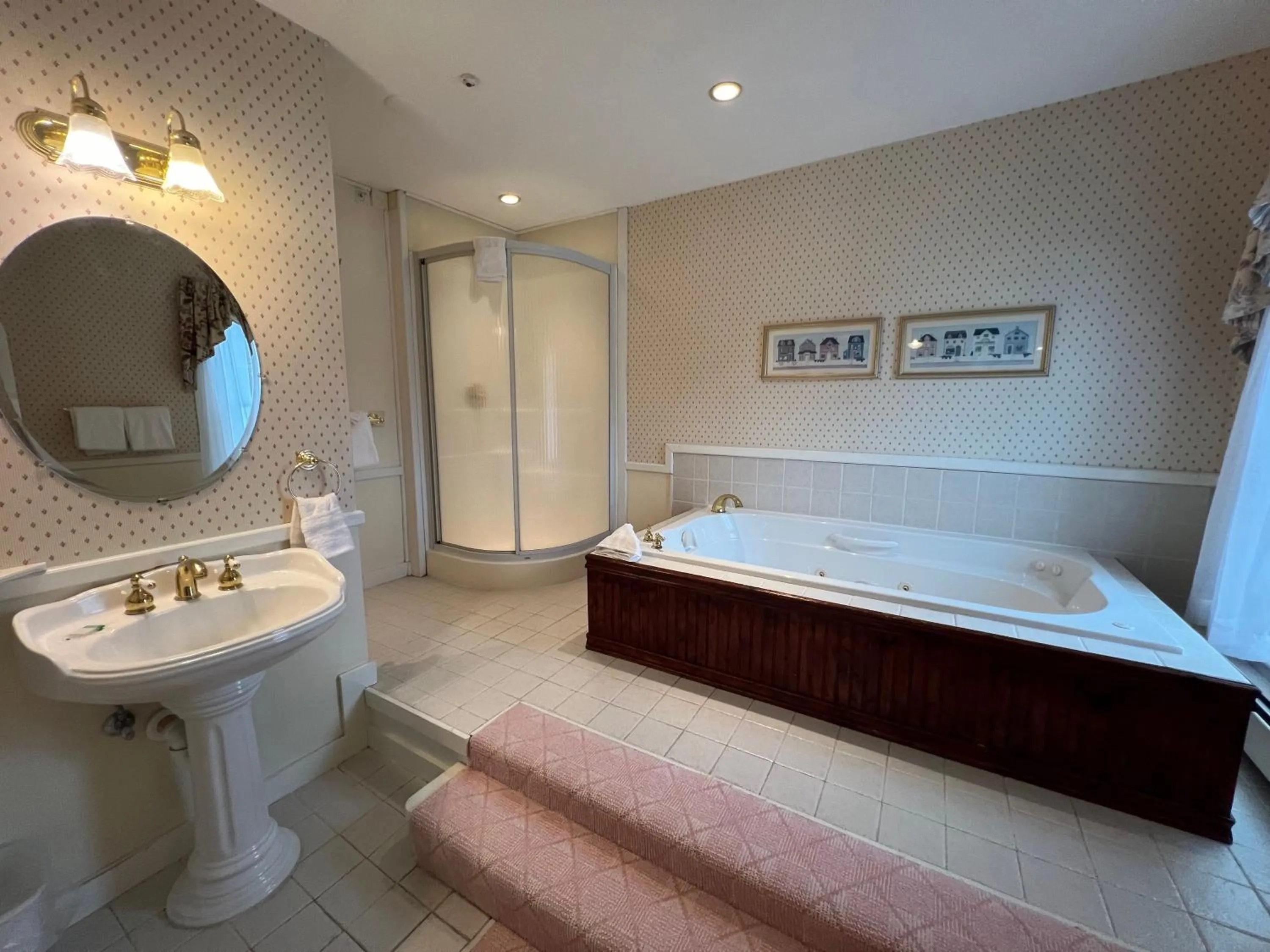 Shower in Echo Lake Inn