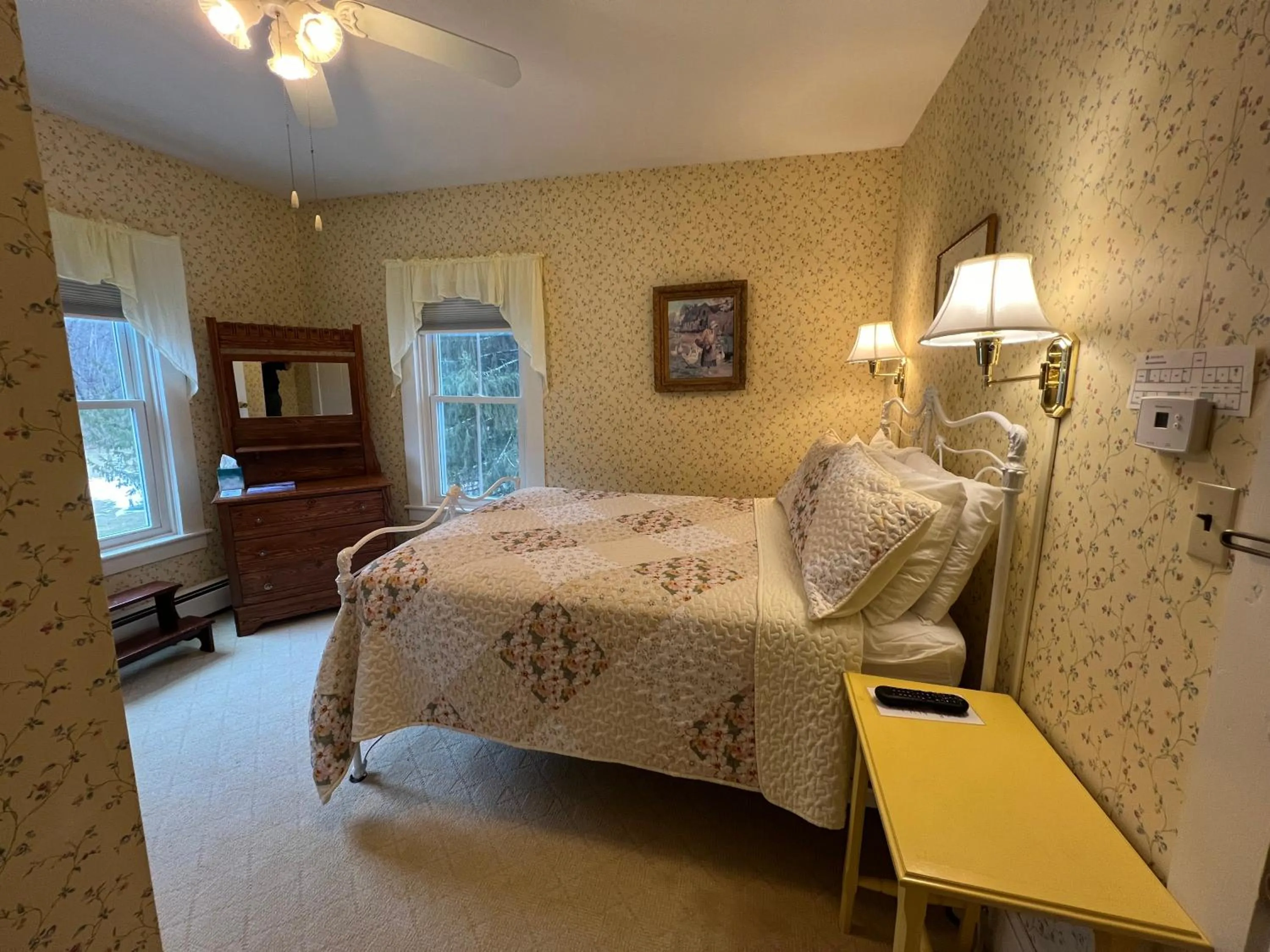 Bed in Echo Lake Inn