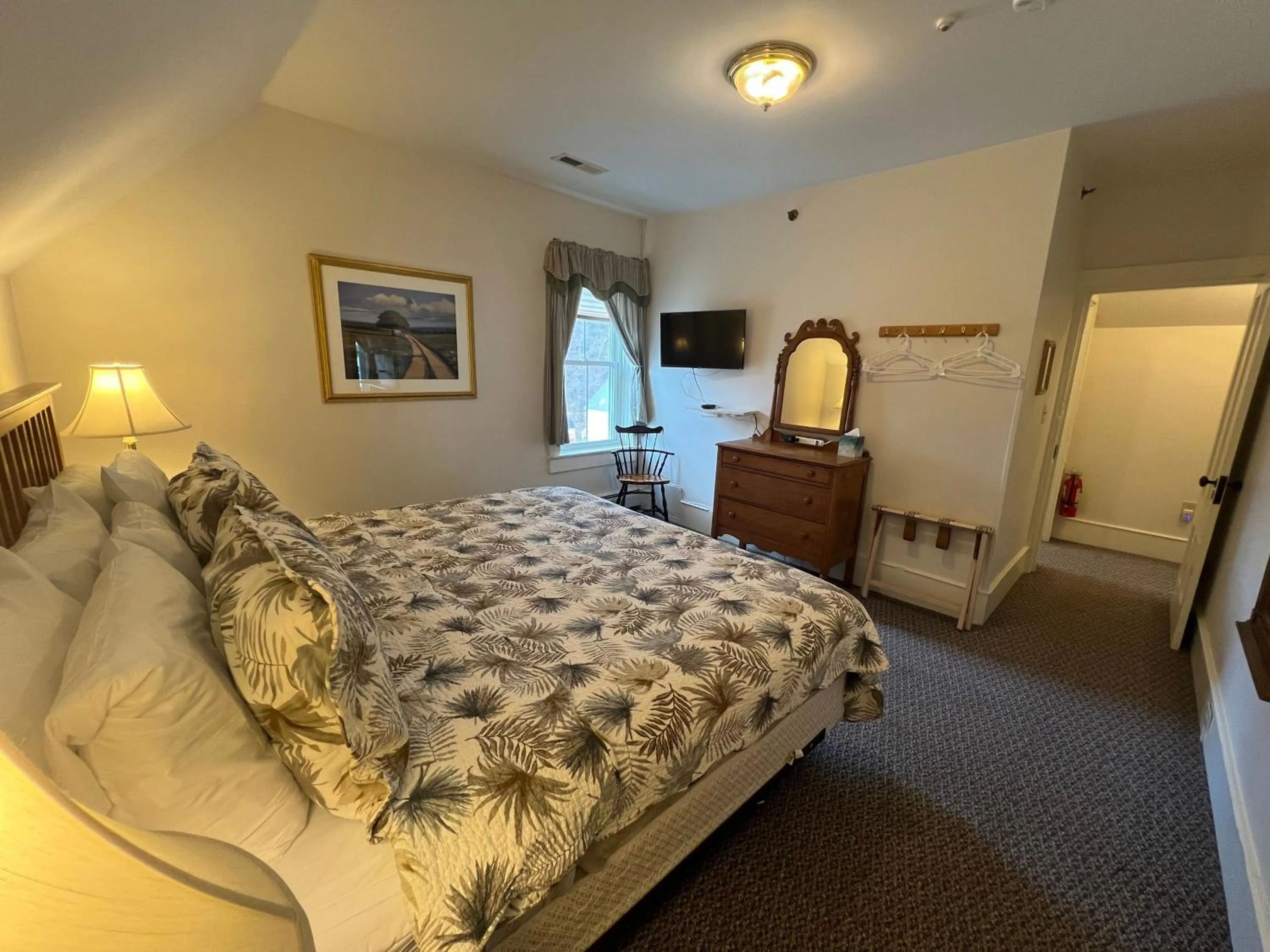 Bed in Echo Lake Inn