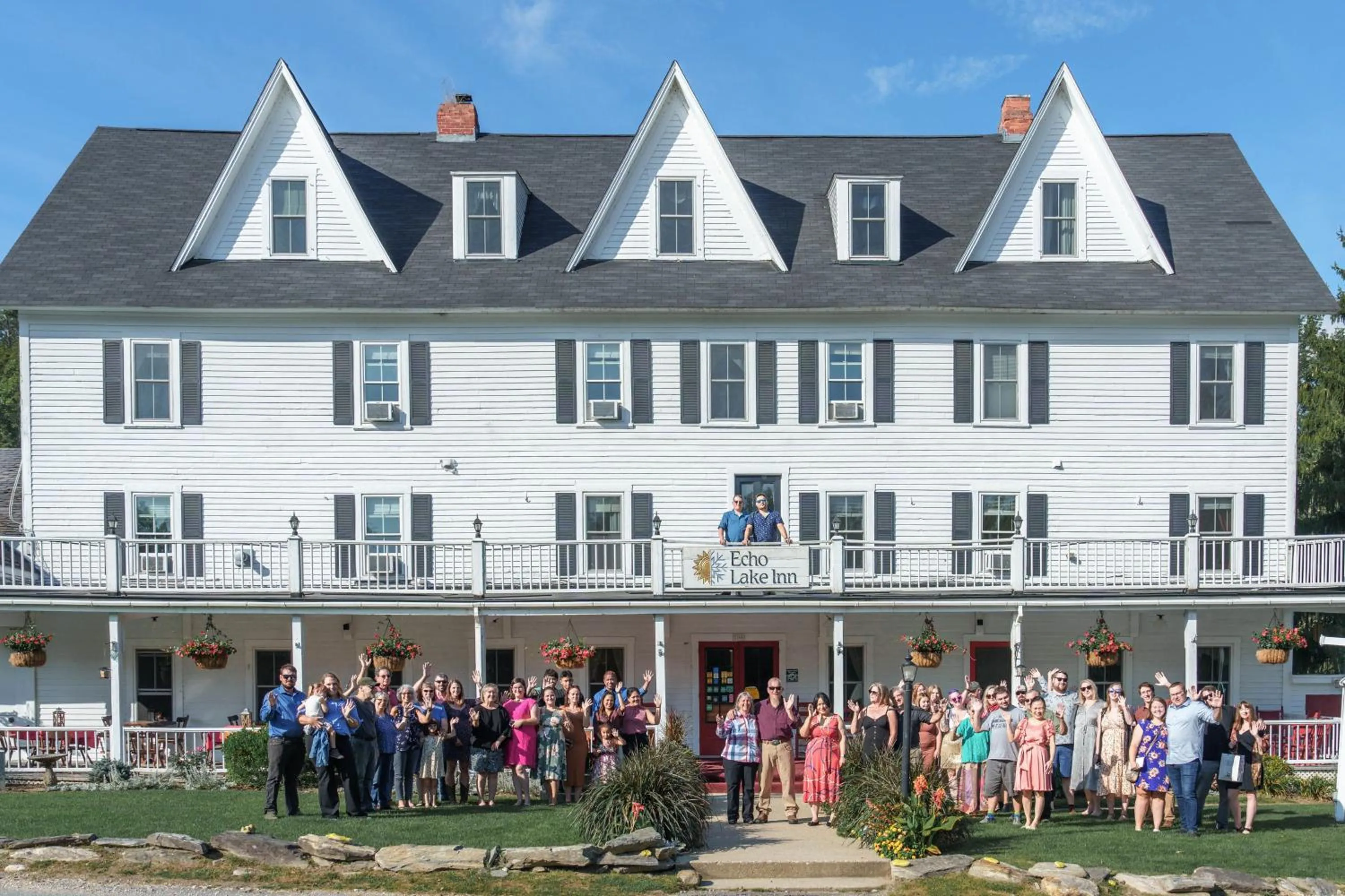 Property building in Echo Lake Inn
