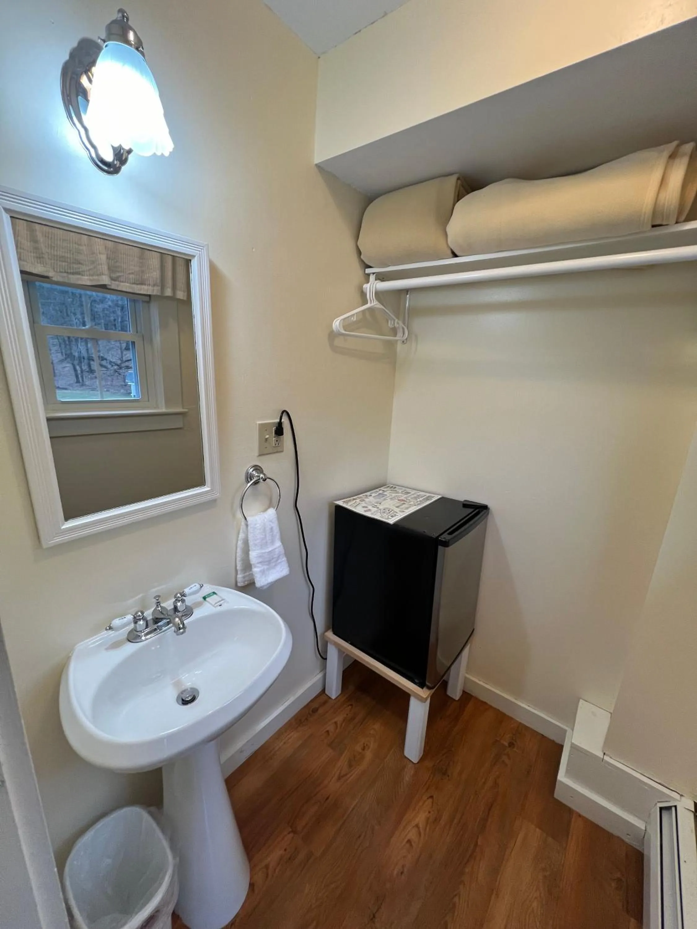 Bathroom in Echo Lake Inn