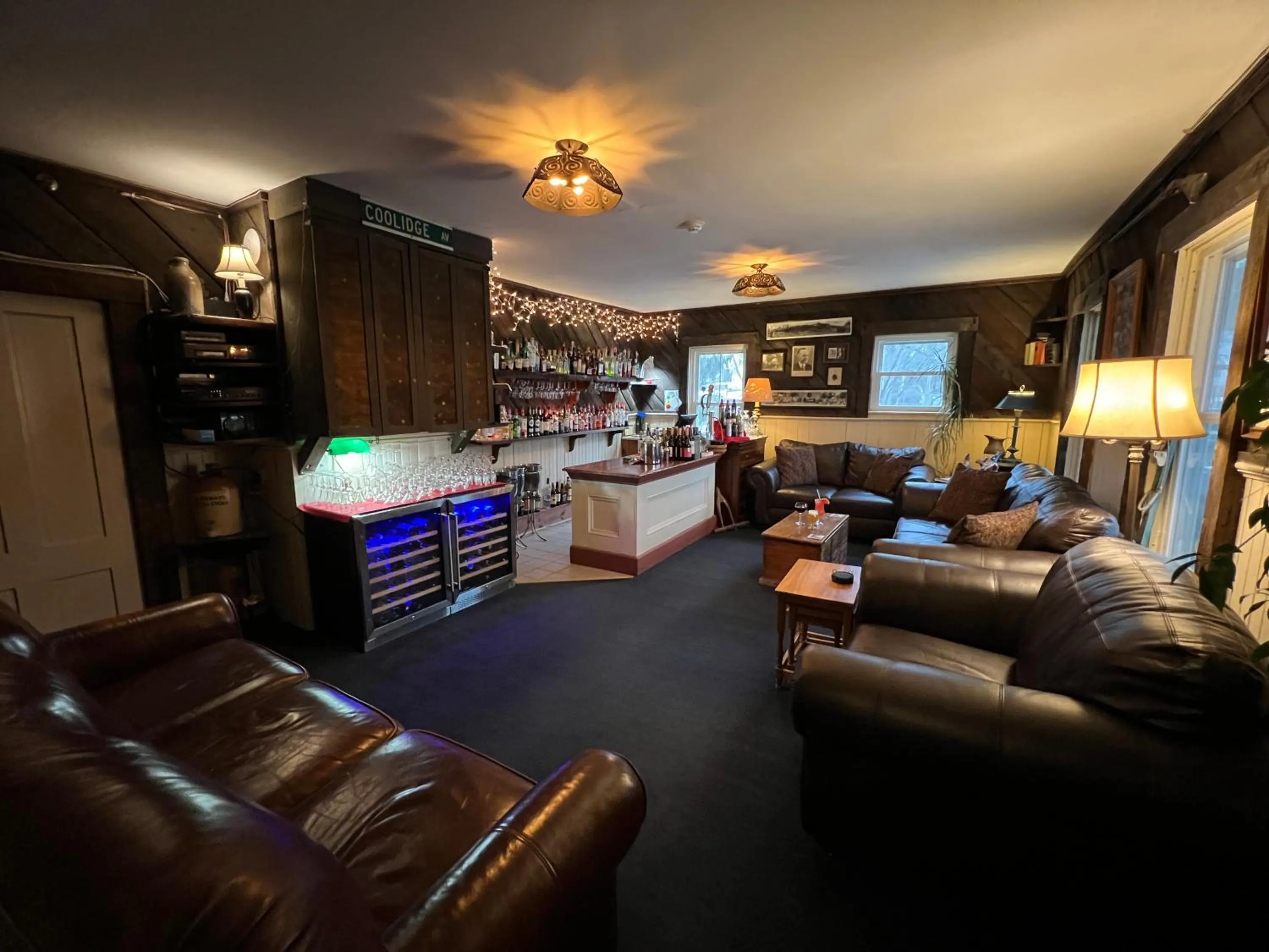 Lounge or bar in Echo Lake Inn