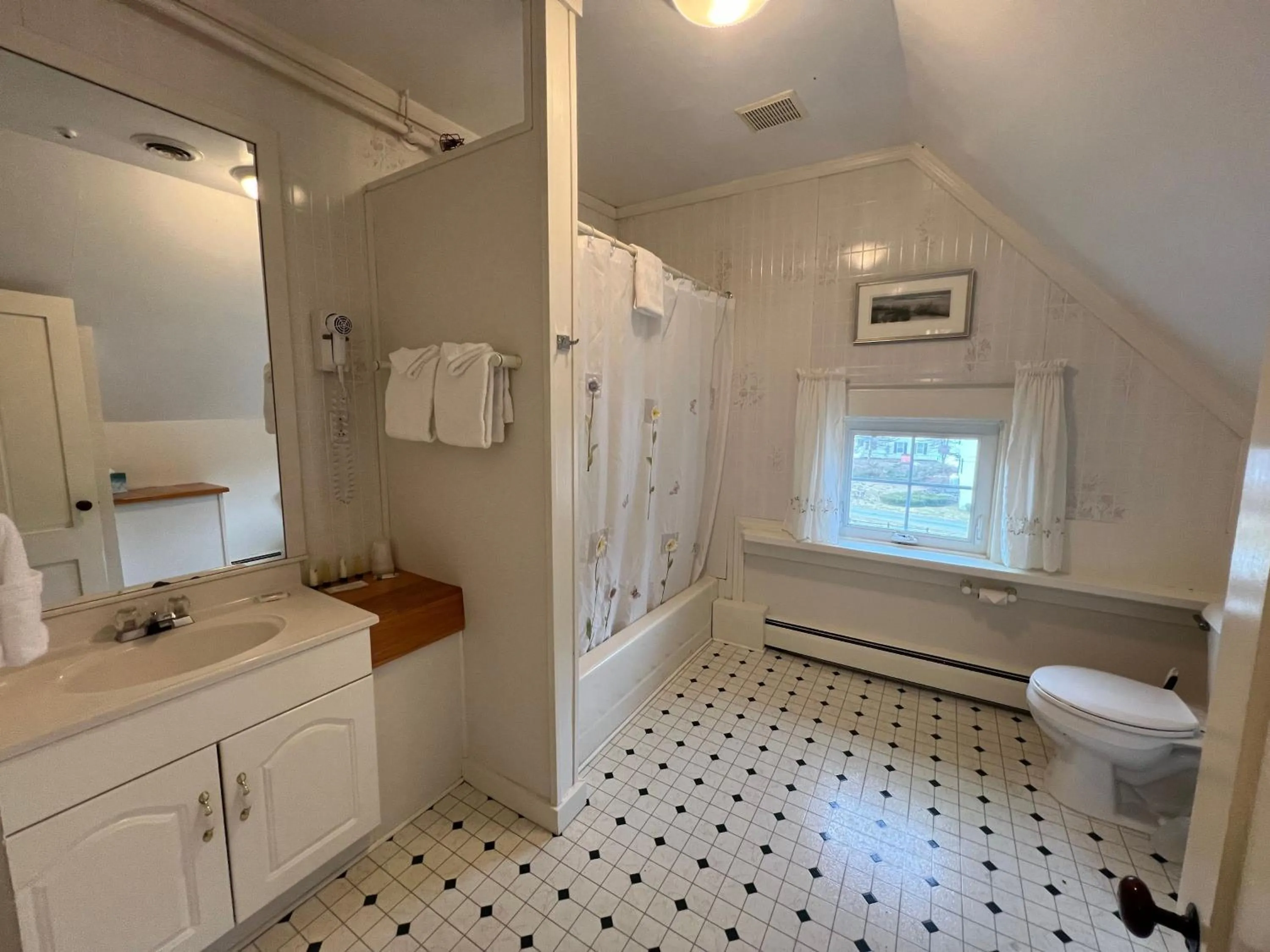 Shower in Echo Lake Inn