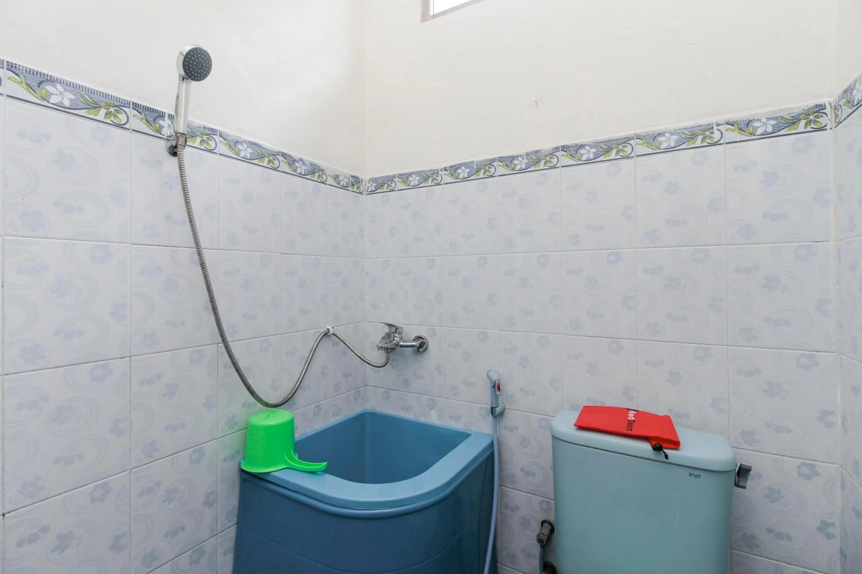 Bathroom in RedDoorz near Universitas Palangkaraya