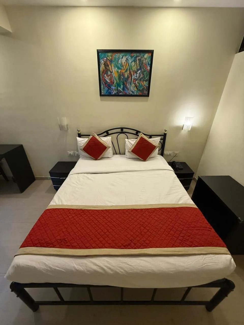 Bedroom, Bed in All Seasons Guest House I Rooms & Dorms