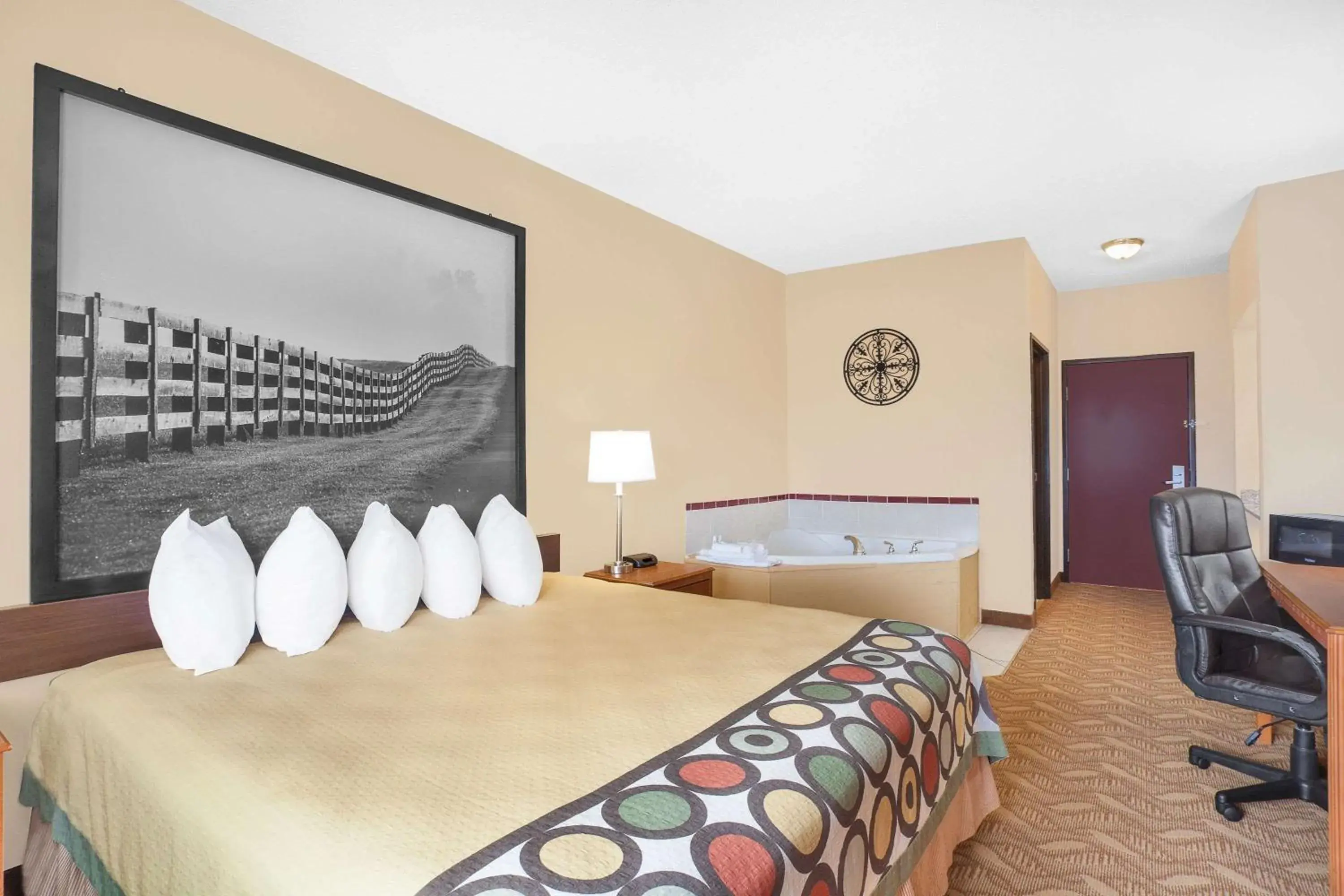 Photo of the whole room, Bed in Super 8 by Wyndham Central City Photo of the whole room, Bed in Super 8 by Wyndham Central City