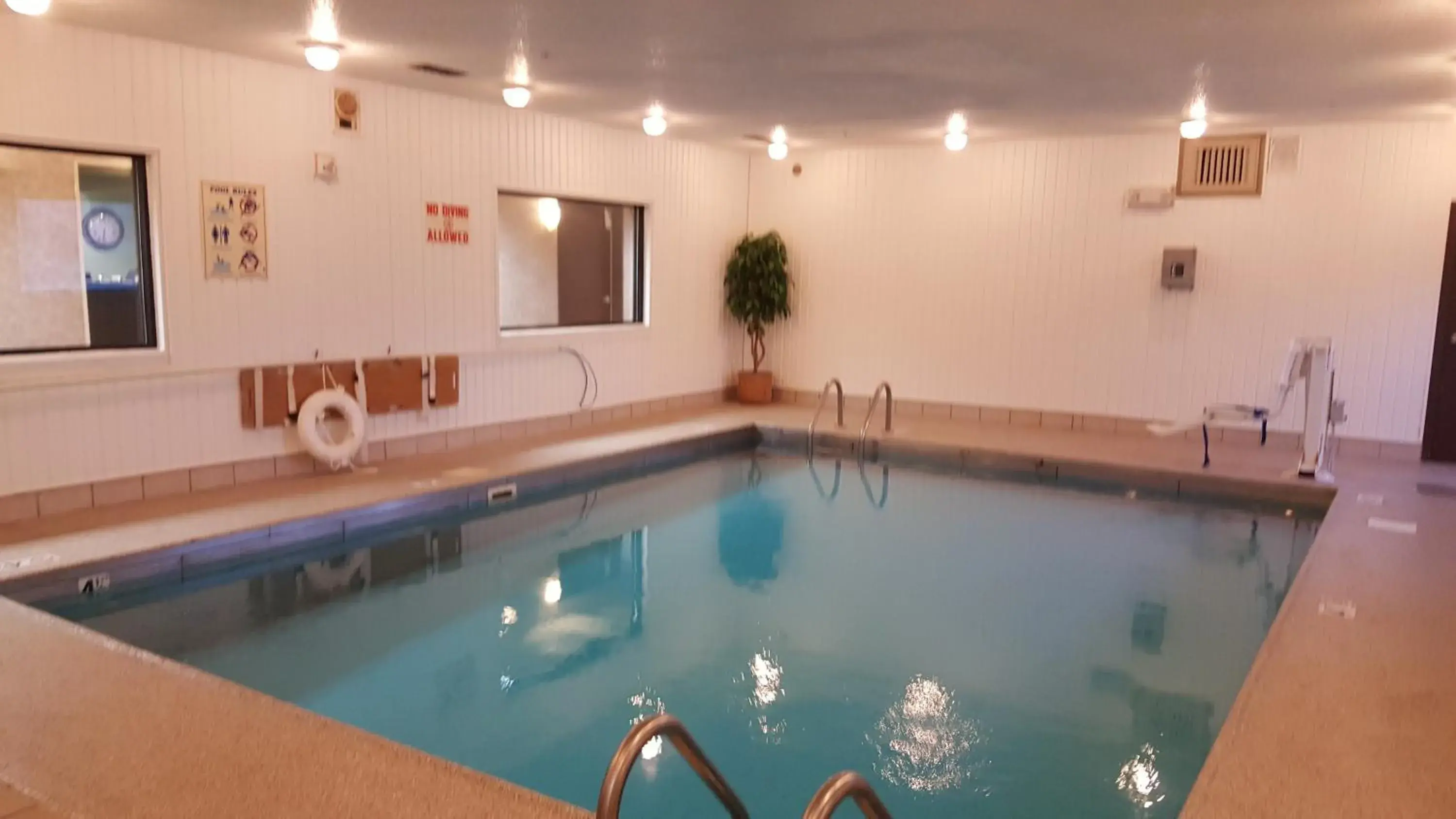 Swimming pool in Super 8 by Wyndham Central City Swimming pool in Super 8 by Wyndham Central City