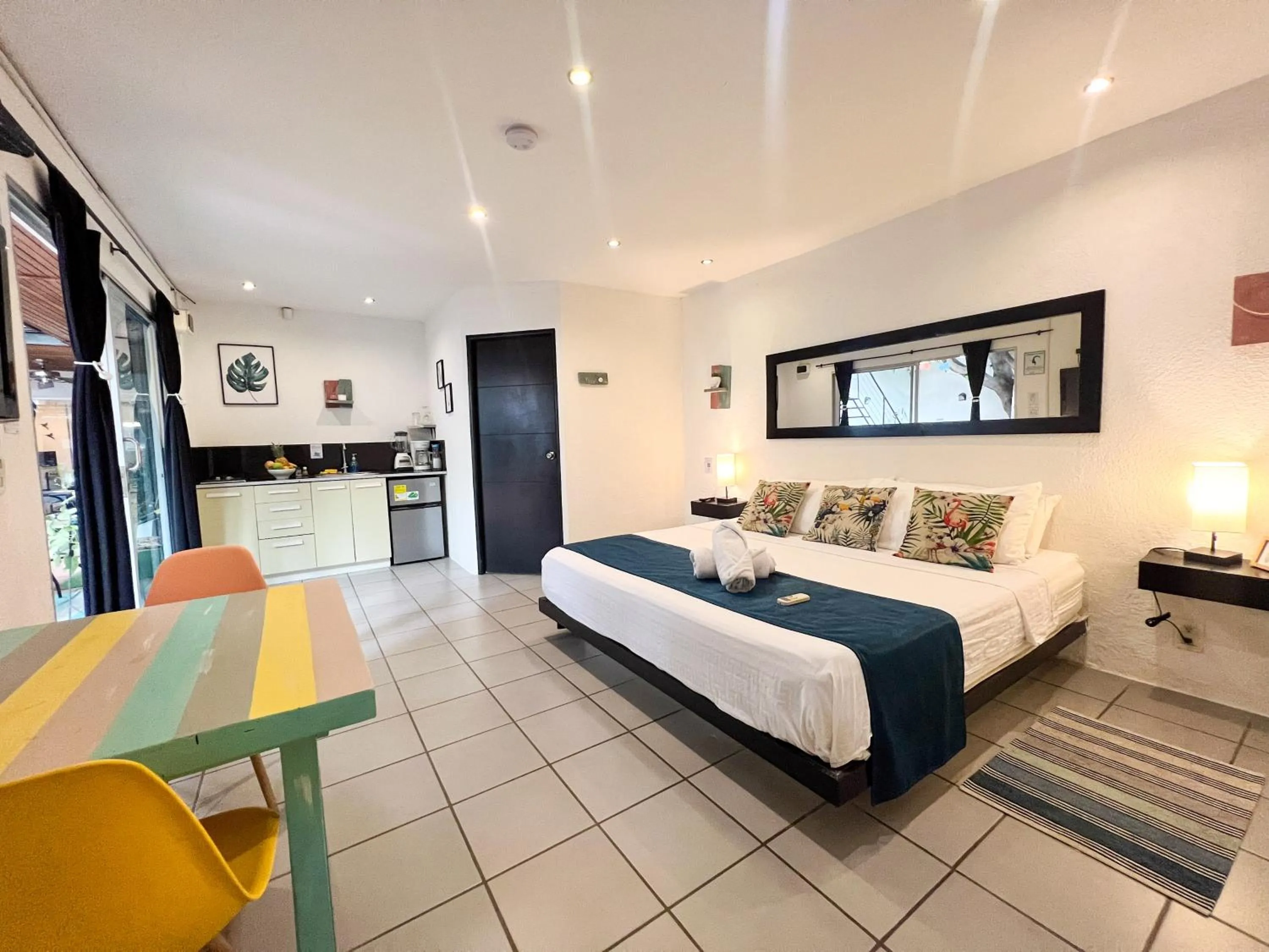 Seating area, Bed in Ocean lovers Apartamentos