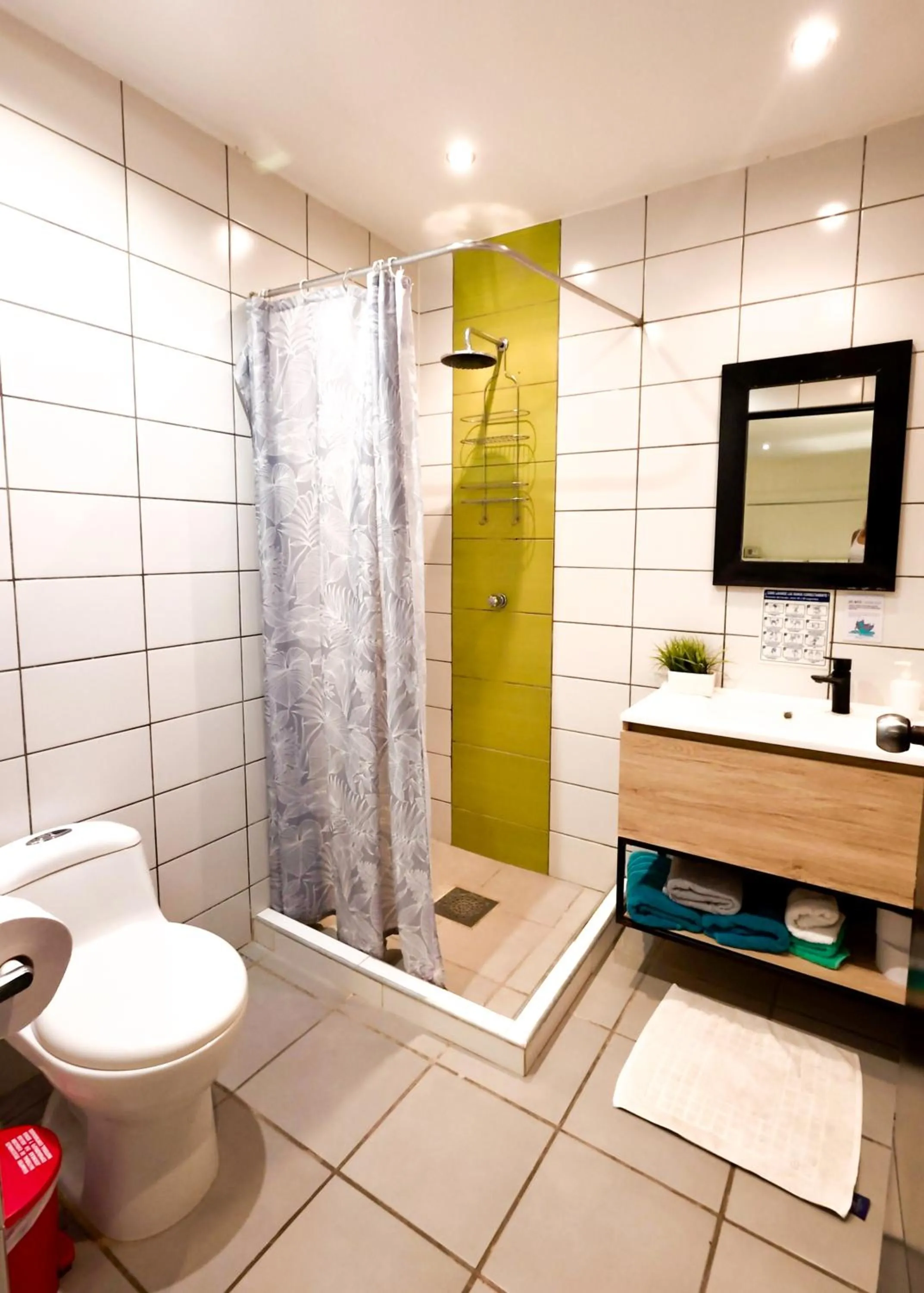 Shower in Ocean lovers Apartamentos