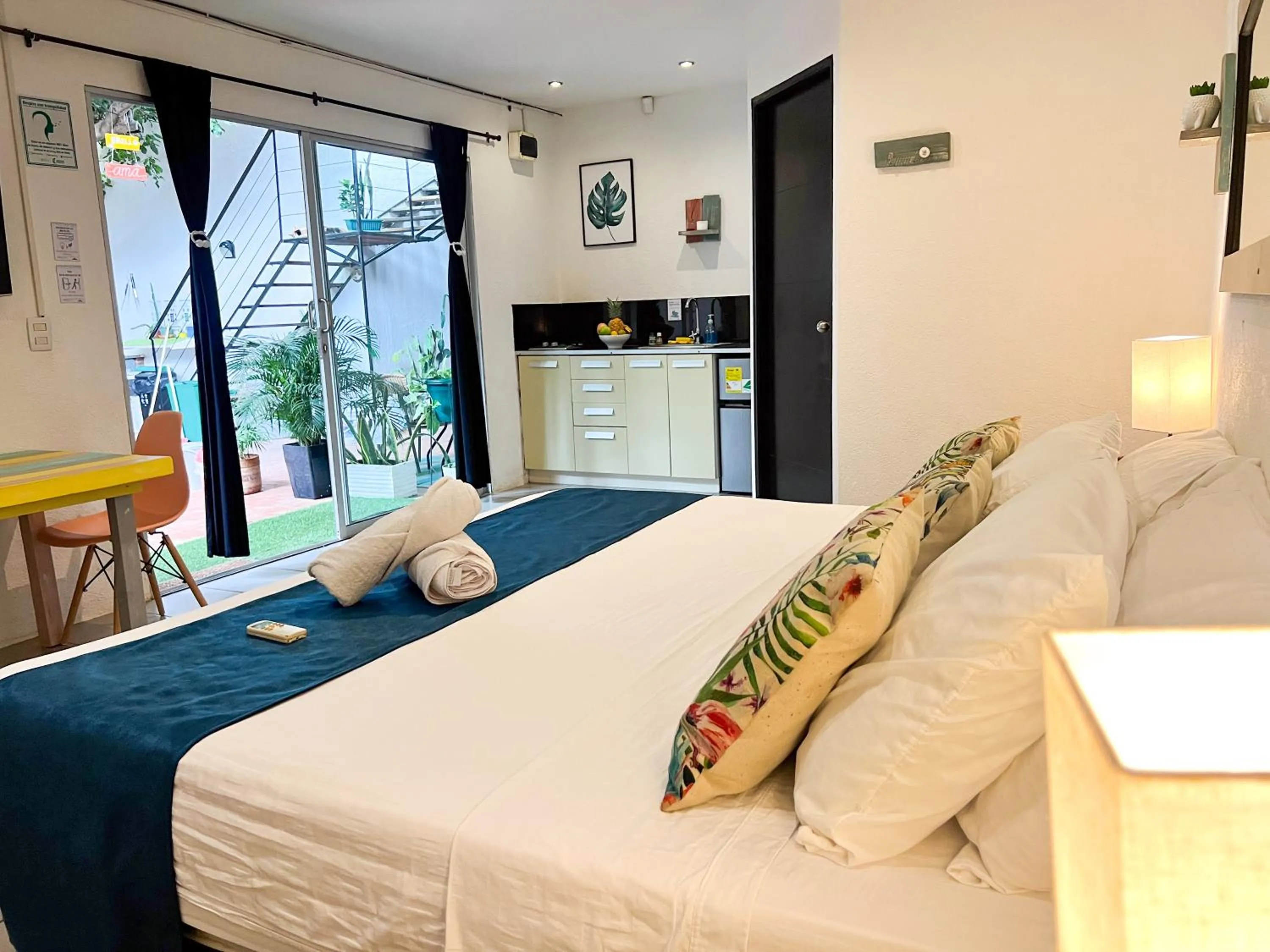 Living room, Bed in Ocean lovers Apartamentos