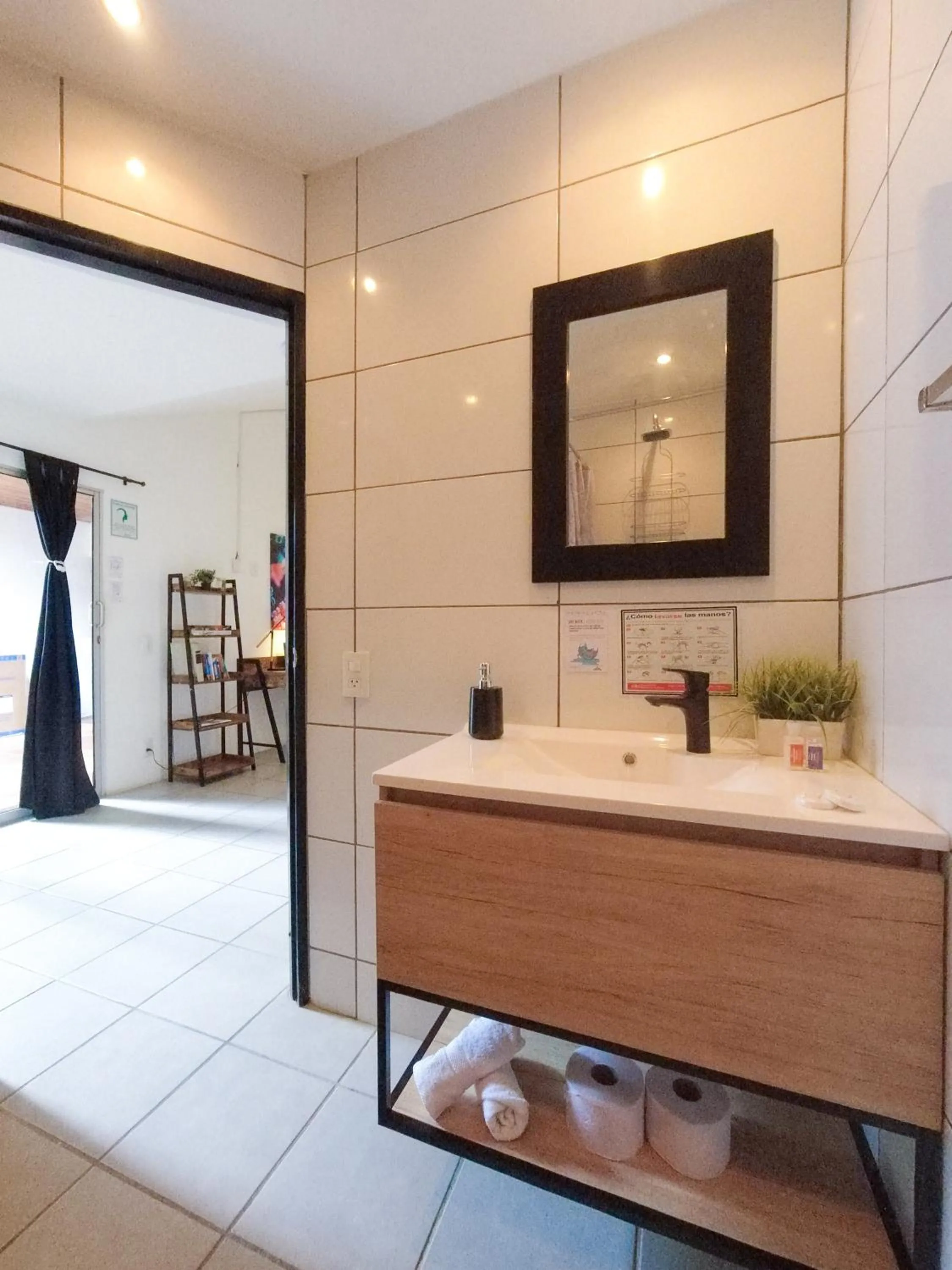 Bathroom, Bed in Ocean lovers Apartamentos