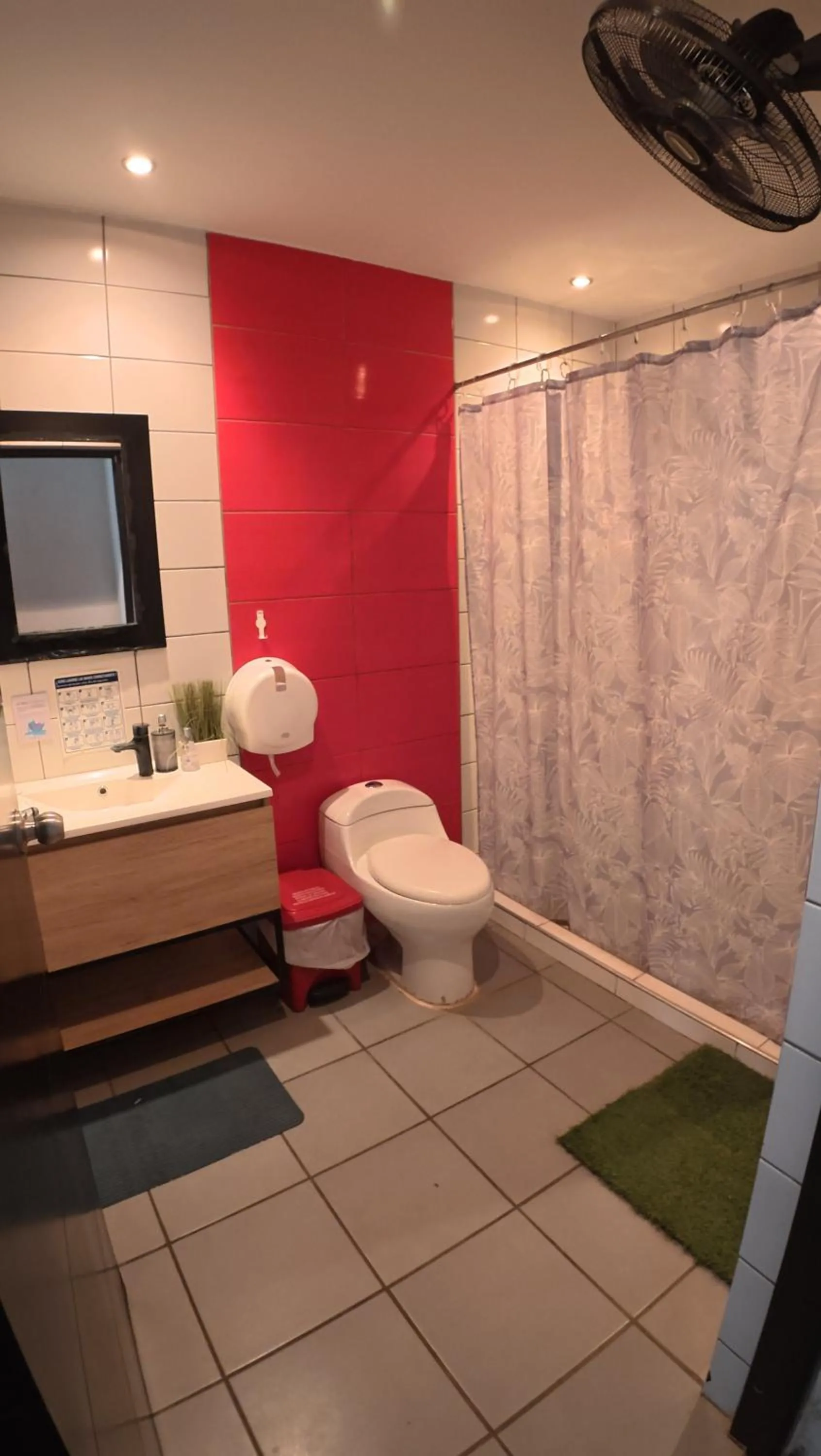 Shower in Ocean lovers Apartamentos