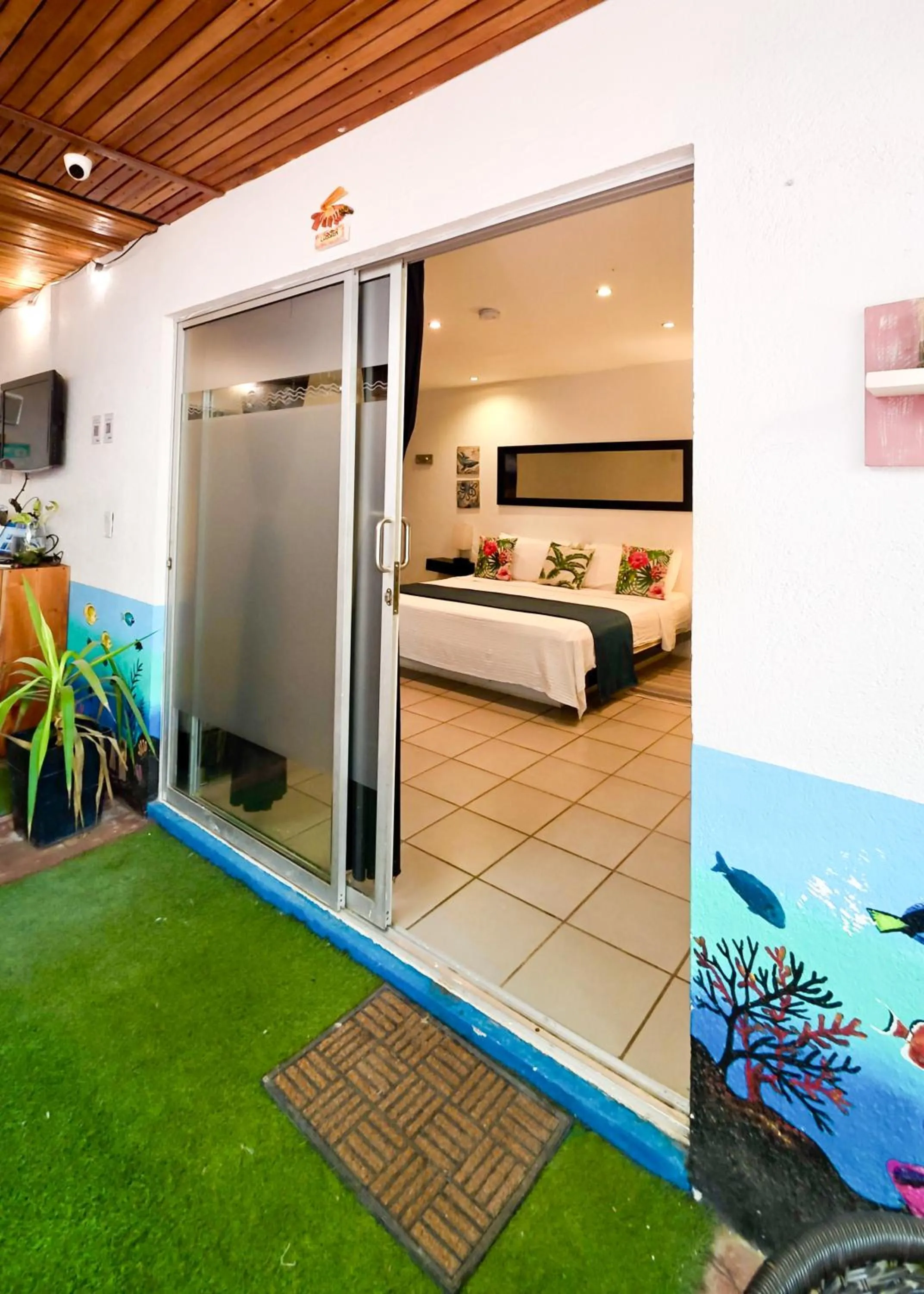 Patio, Bed in Ocean lovers Apartamentos