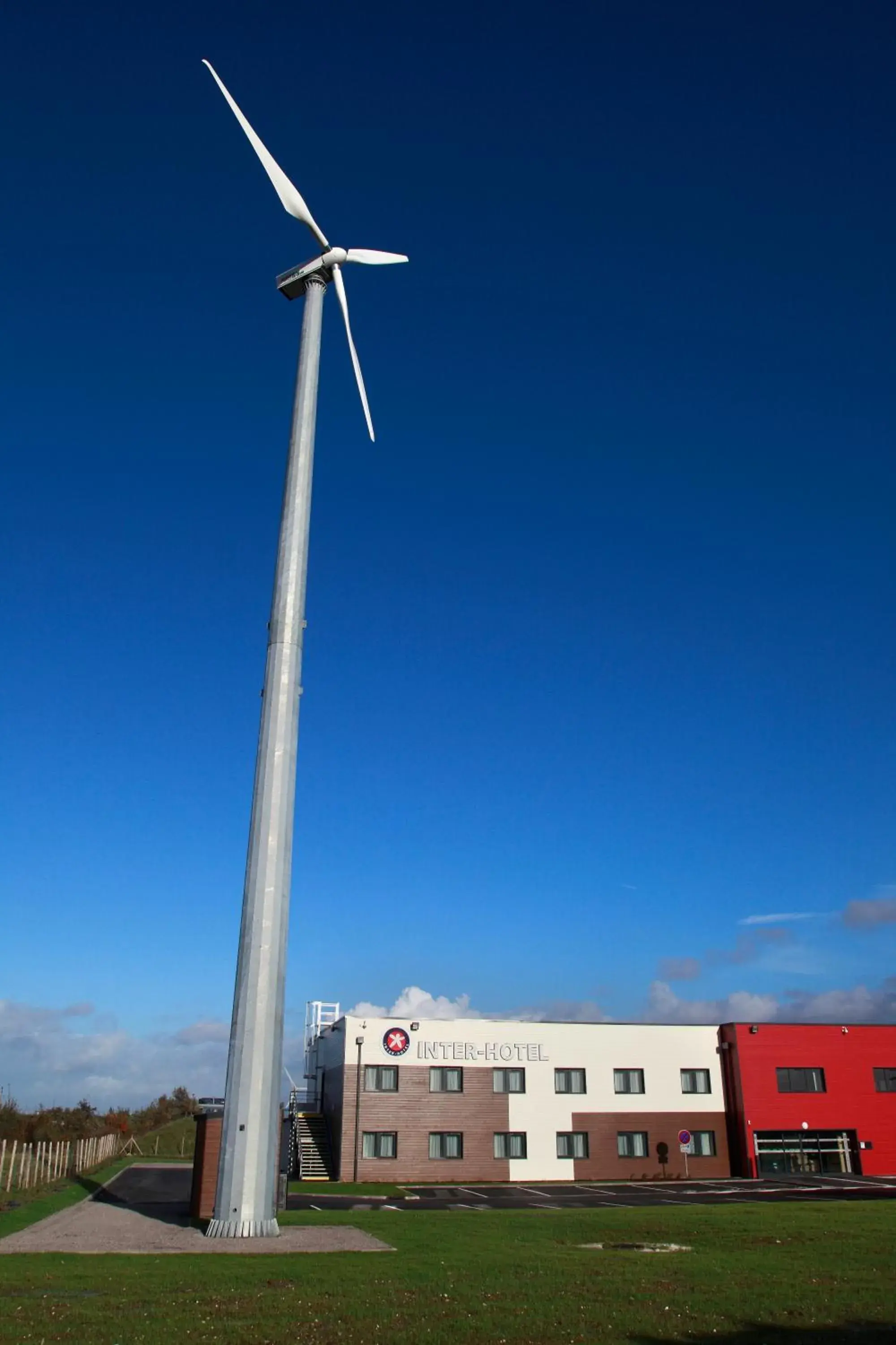 Facade/entrance in The Originals City, L'Haut' Aile, Coquelles-Calais Tunnel s/Manche L'HAUTAILE Facade/entrance in The Originals City, L'Haut' Aile, Coquelles-Calais Tunnel s/Manche L'HAUTAILE