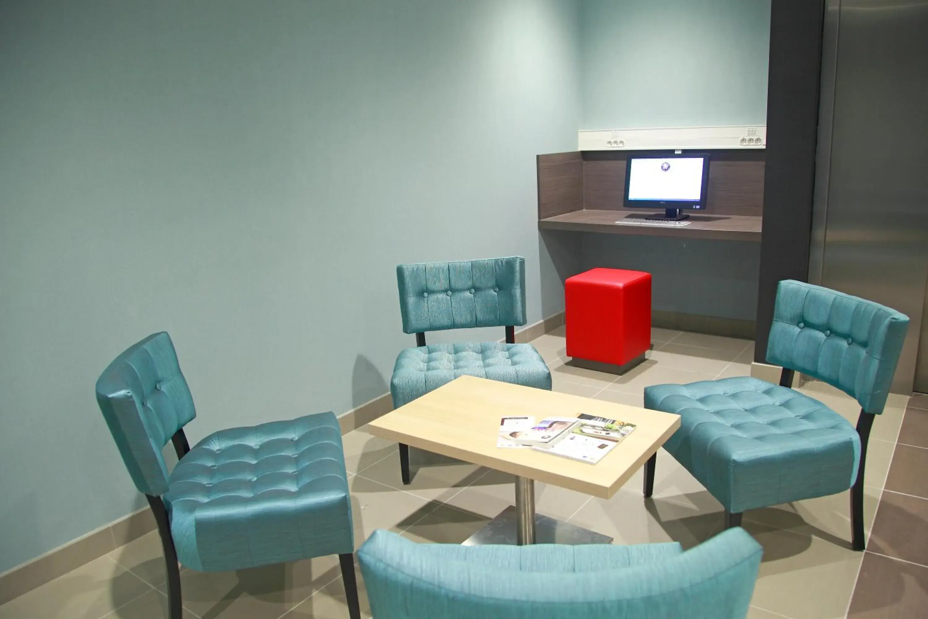 Living room in The Originals City, L'Haut' Aile, Coquelles-Calais Tunnel s/Manche L'HAUTAILE Living room in The Originals City, L'Haut' Aile, Coquelles-Calais Tunnel s/Manche L'HAUTAILE