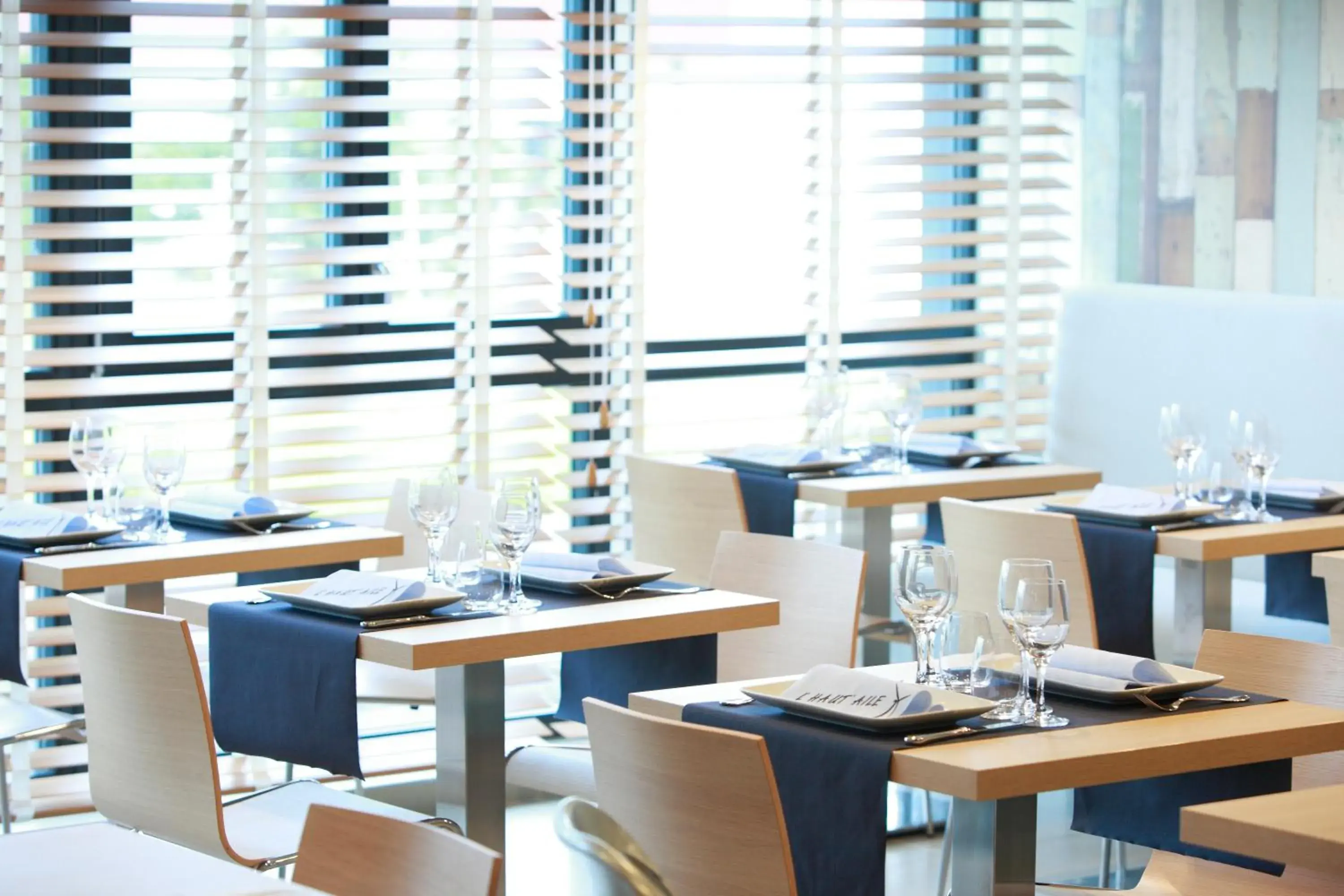 Restaurant/places to eat in The Originals City, L'Haut' Aile, Coquelles-Calais Tunnel s/Manche L'HAUTAILE Restaurant/places to eat in The Originals City, L'Haut' Aile, Coquelles-Calais Tunnel s/Manche L'HAUTAILE