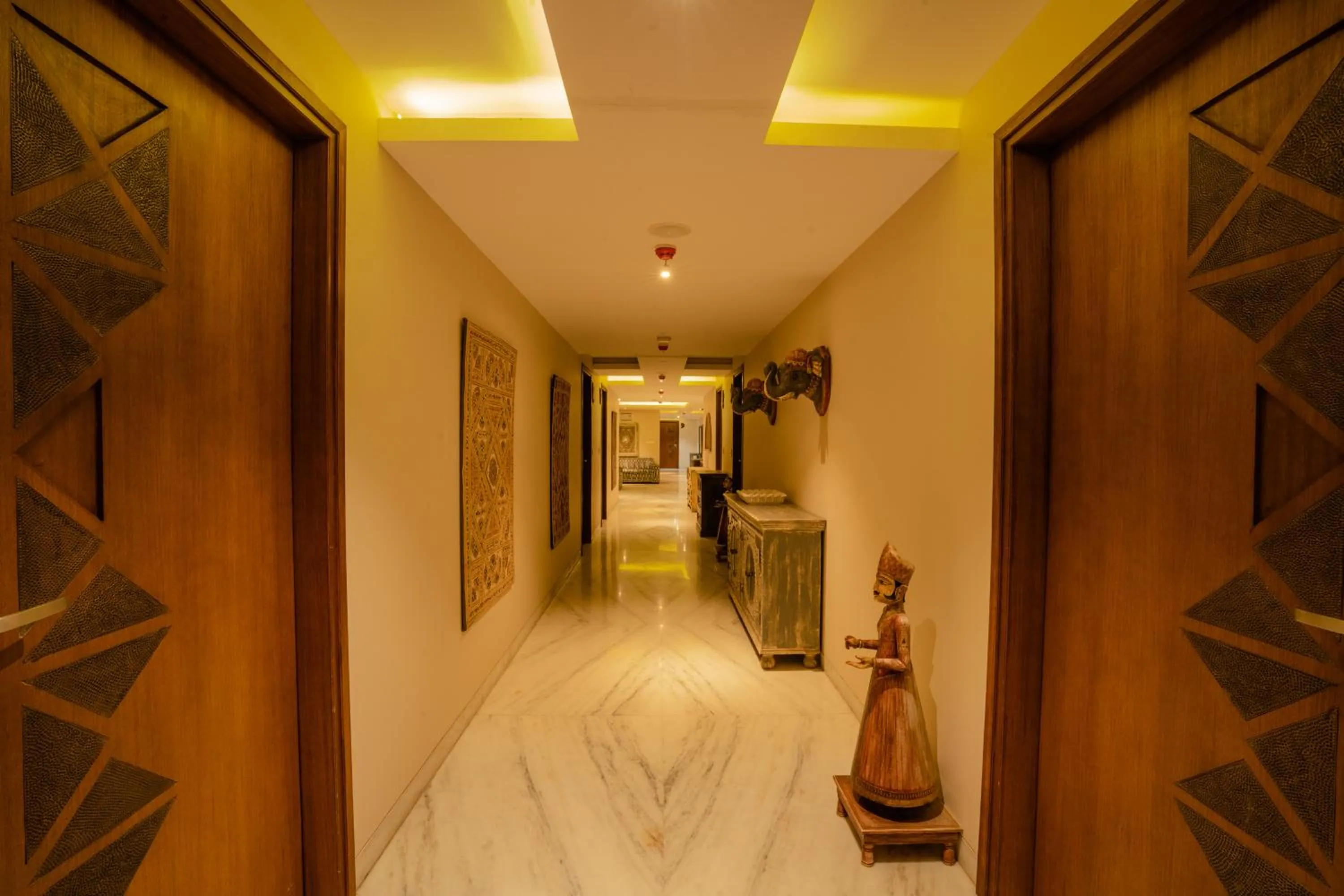 Lobby or reception, Bed in The Ramvilas - A Rooftop Pichola Lake View Hotel