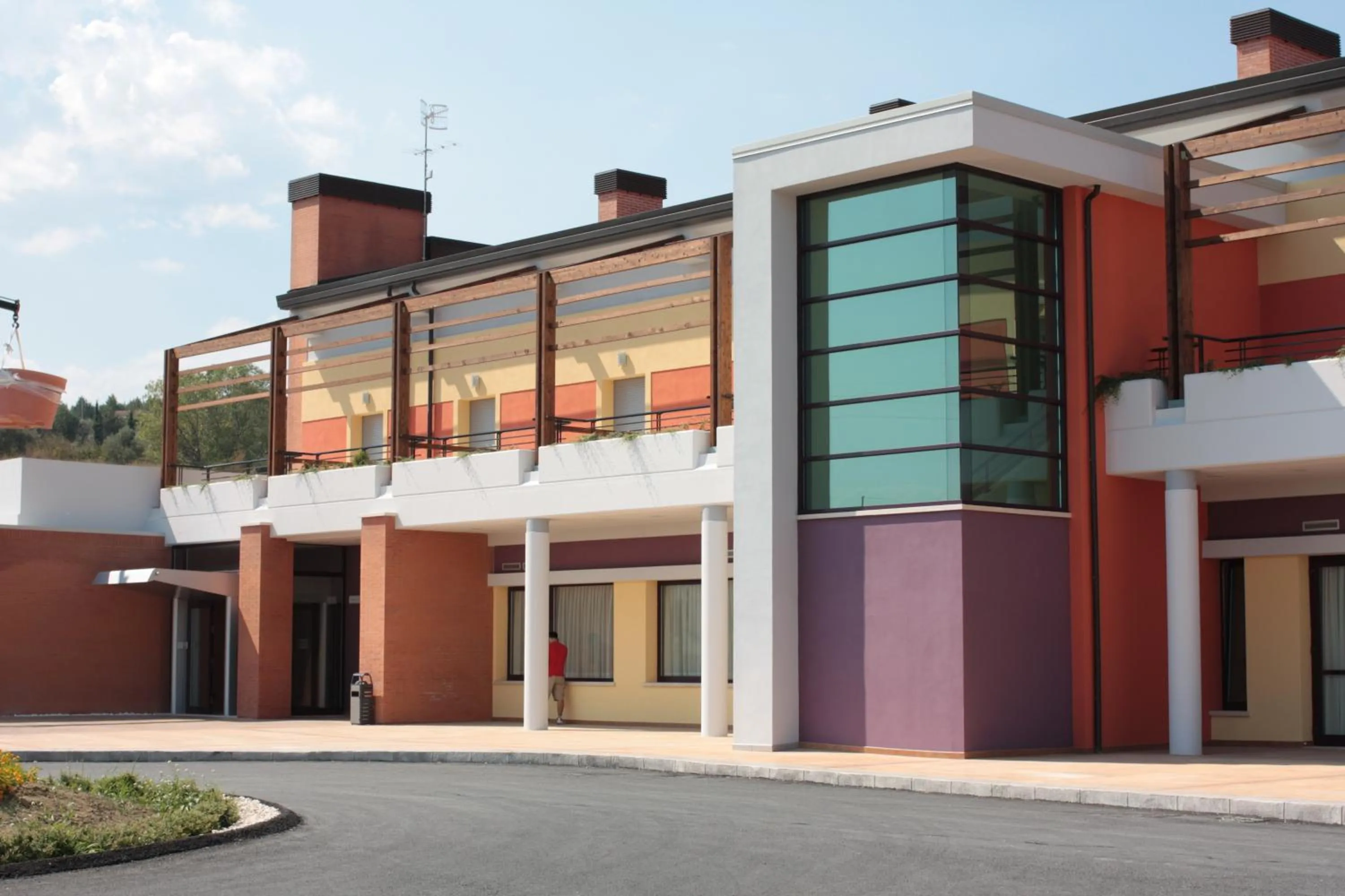 Facade/entrance in Domus Hotel