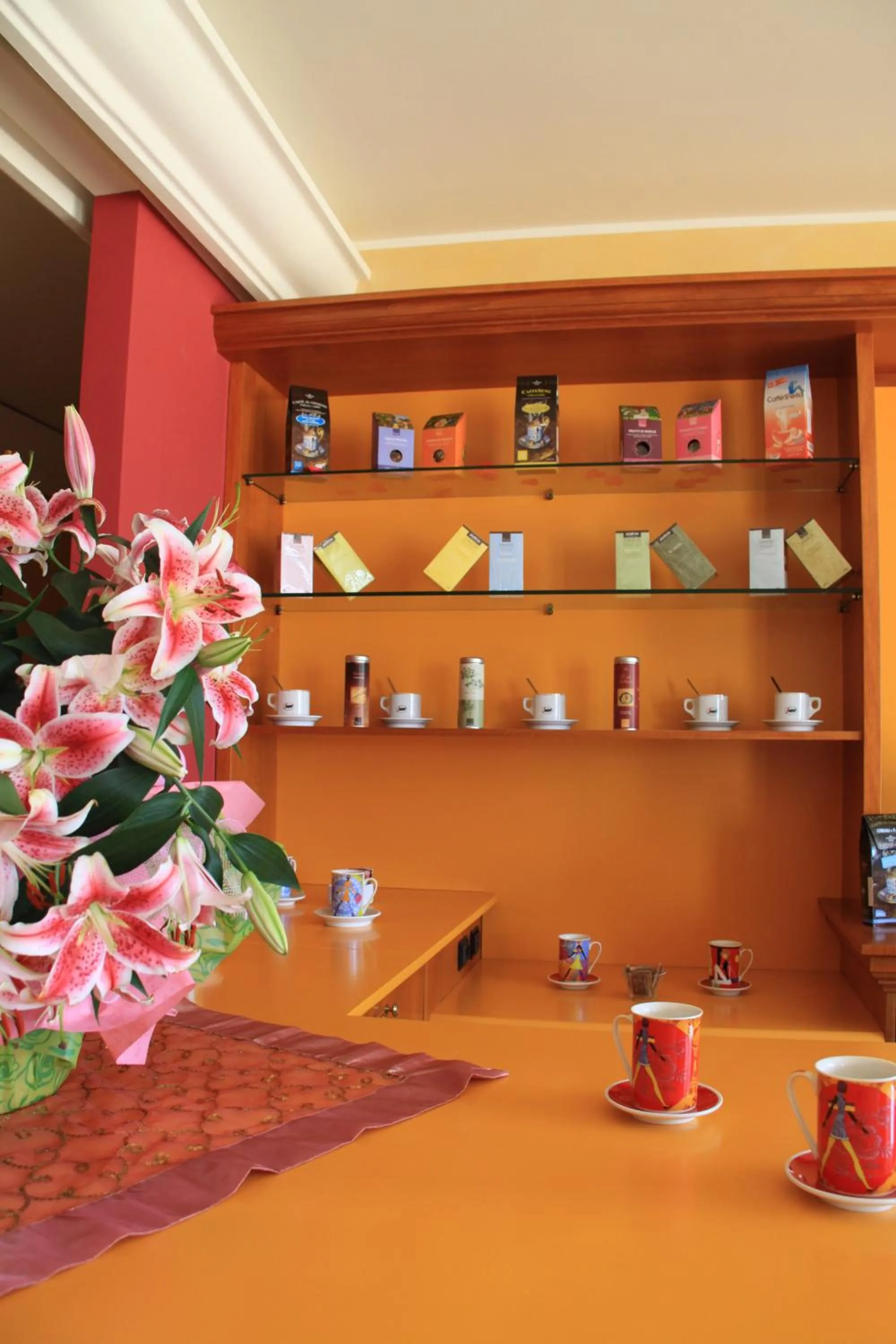 On-site shops in Domus Hotel