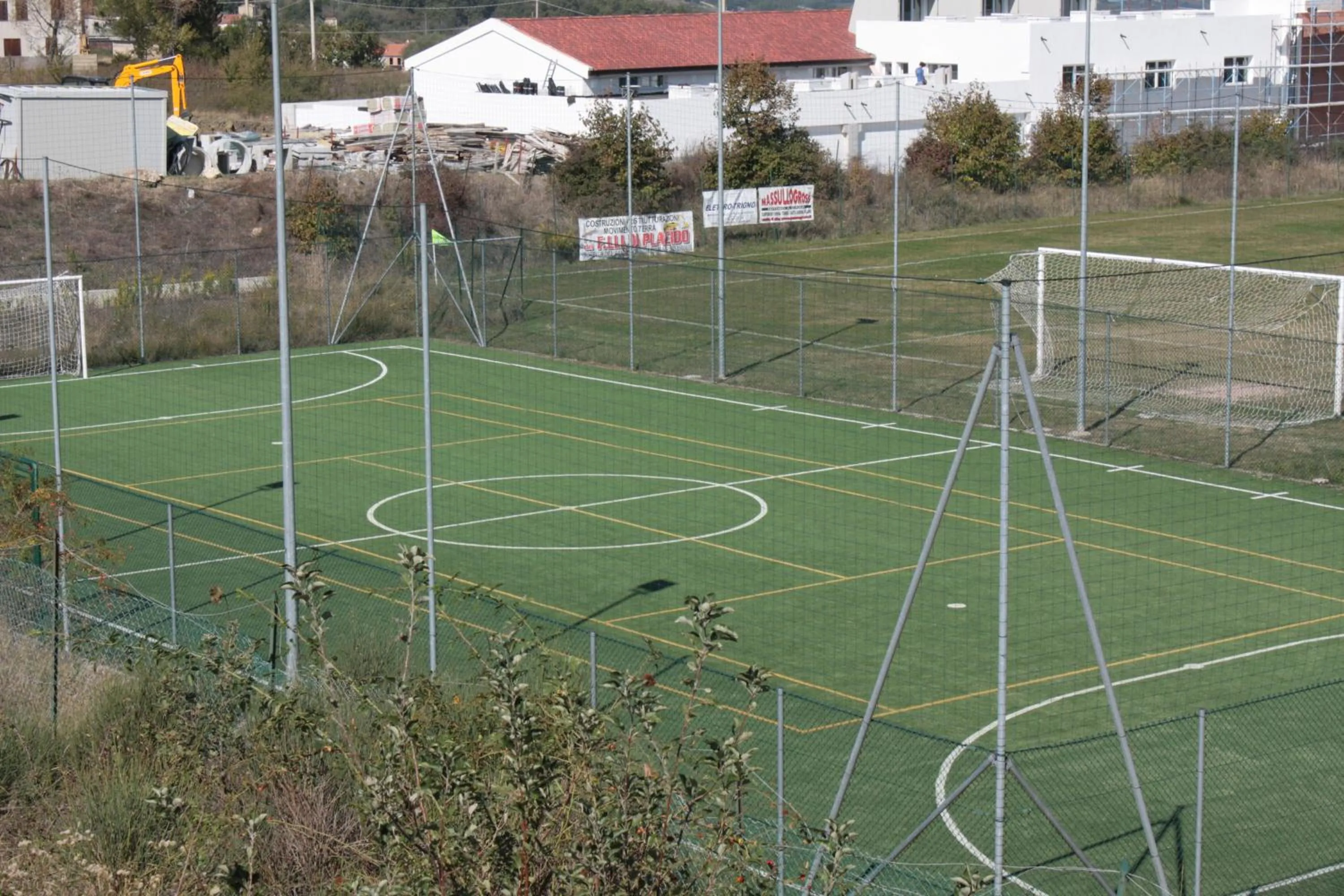 Tennis court in Domus Hotel