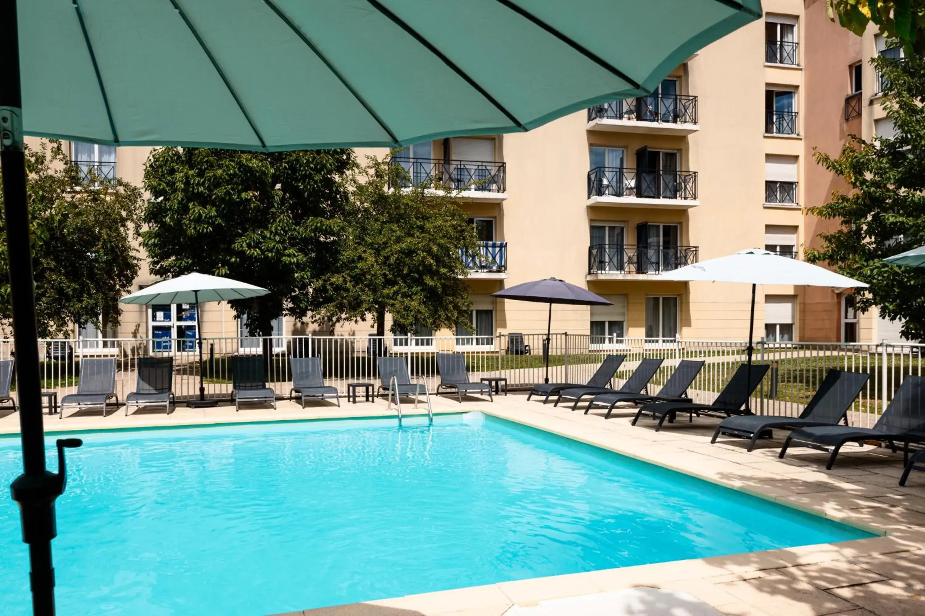Swimming pool in Residence du Parc - Val D'Europe Swimming pool in Residence du Parc - Val D'Europe