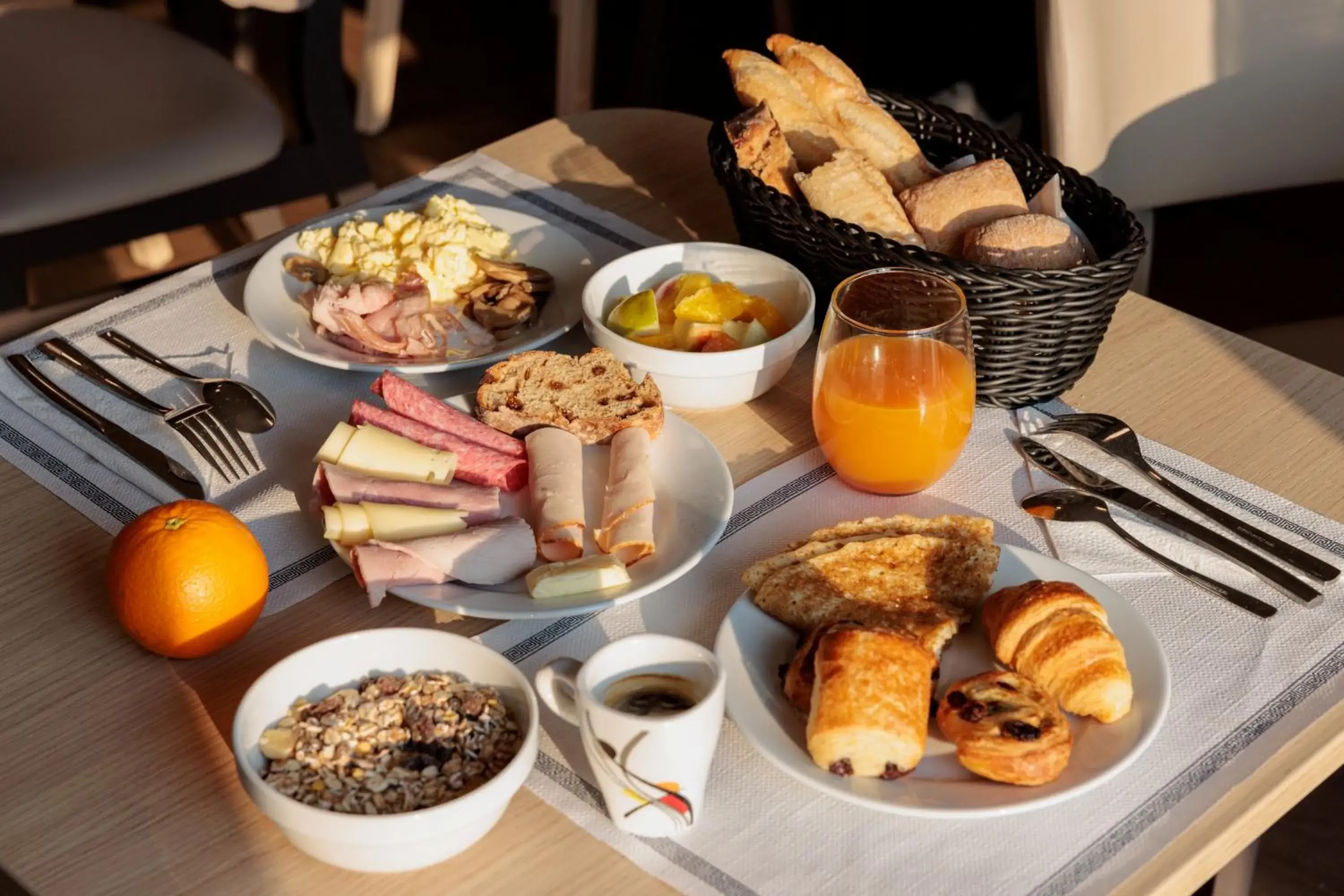 Breakfast in Residence du Parc - Val D'Europe Breakfast in Residence du Parc - Val D'Europe