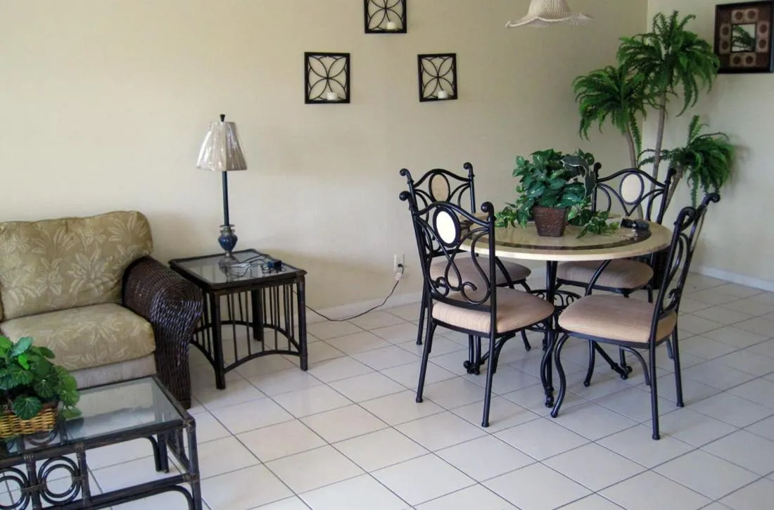 One-Bedroom Villa in Dundee Bay Villas