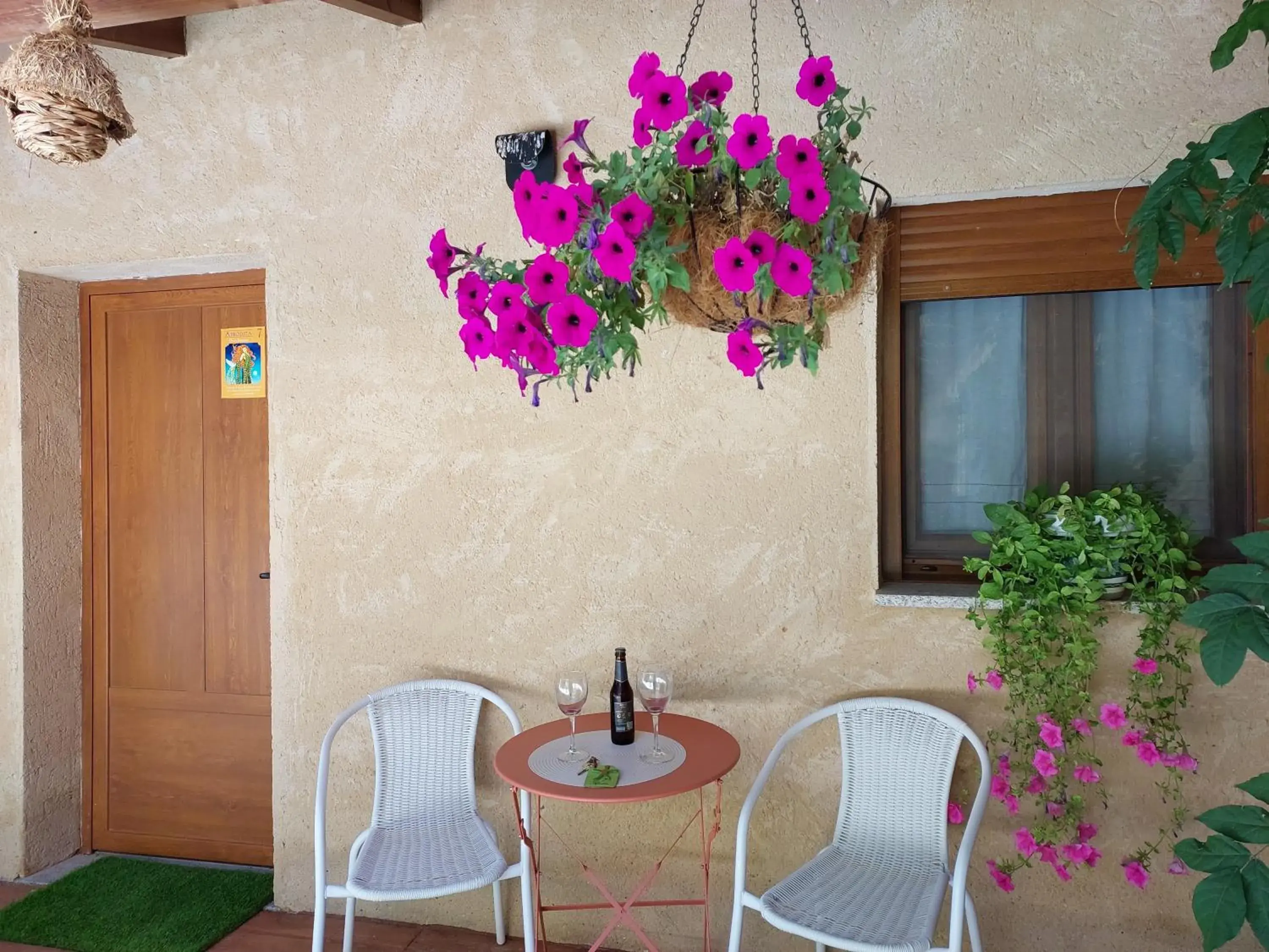 Quadruple Room with Private Bathroom in Casa Atenea Quadruple Room with Private Bathroom in Casa Atenea