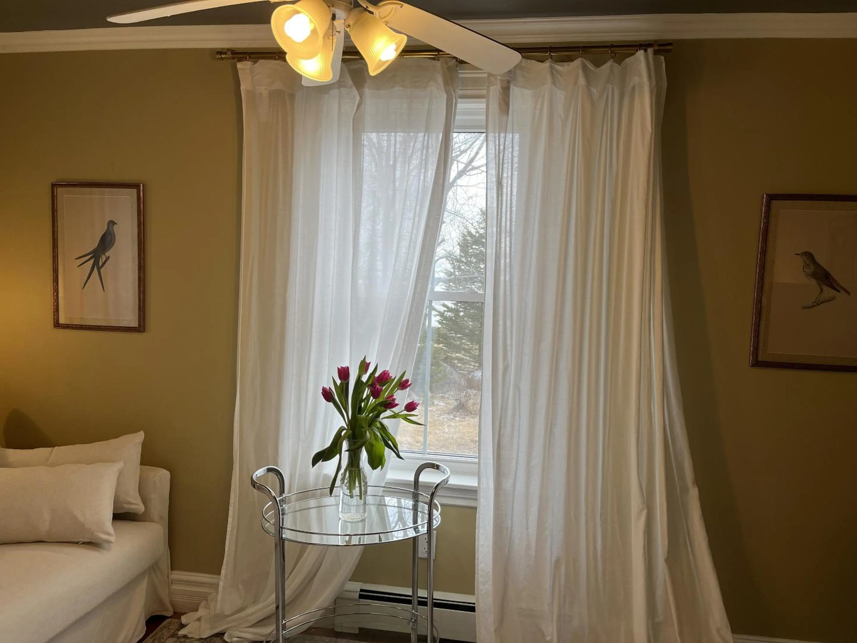 Bedroom in Surfside Inn