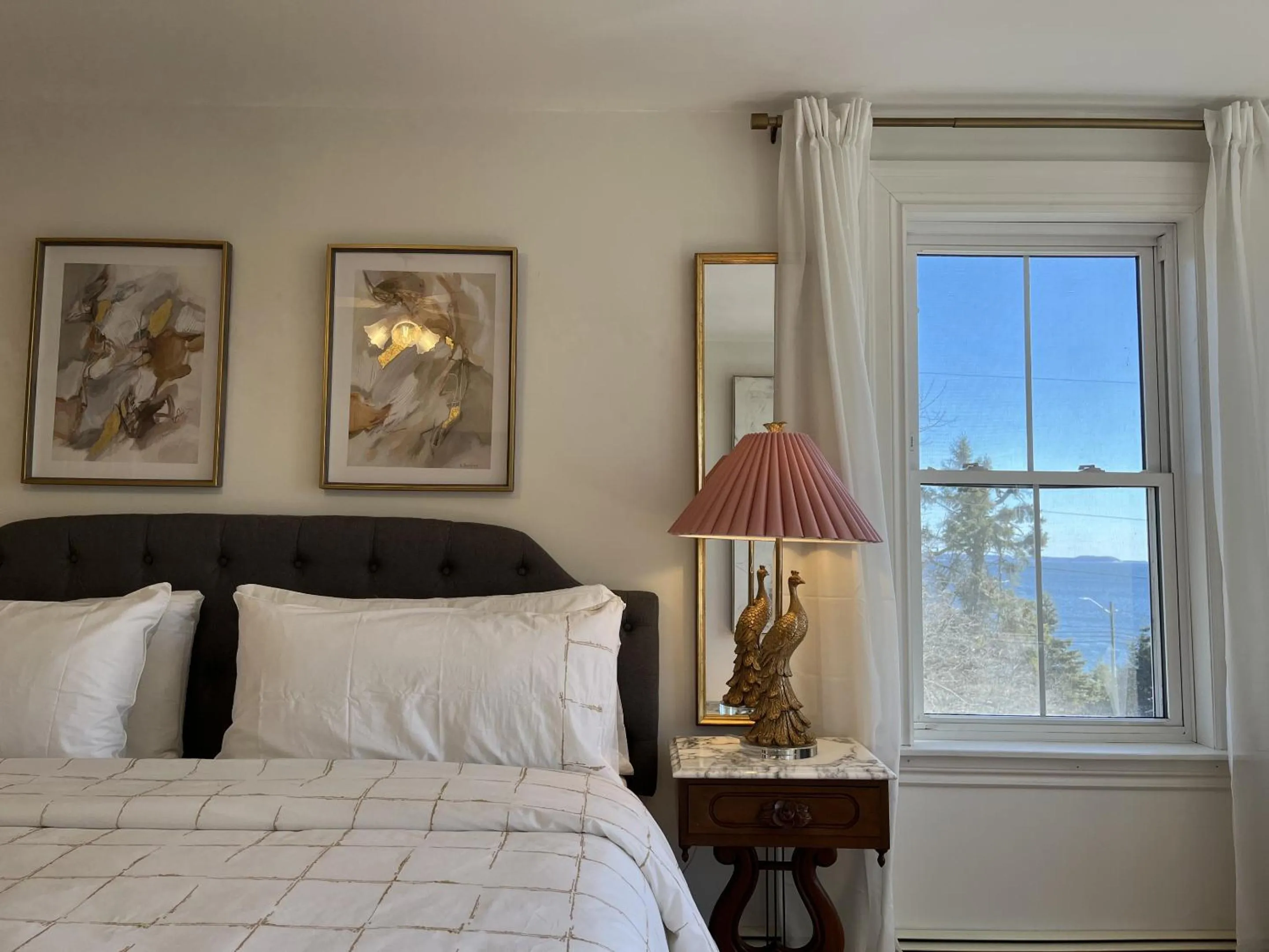 Bedroom, Bed in Surfside Inn