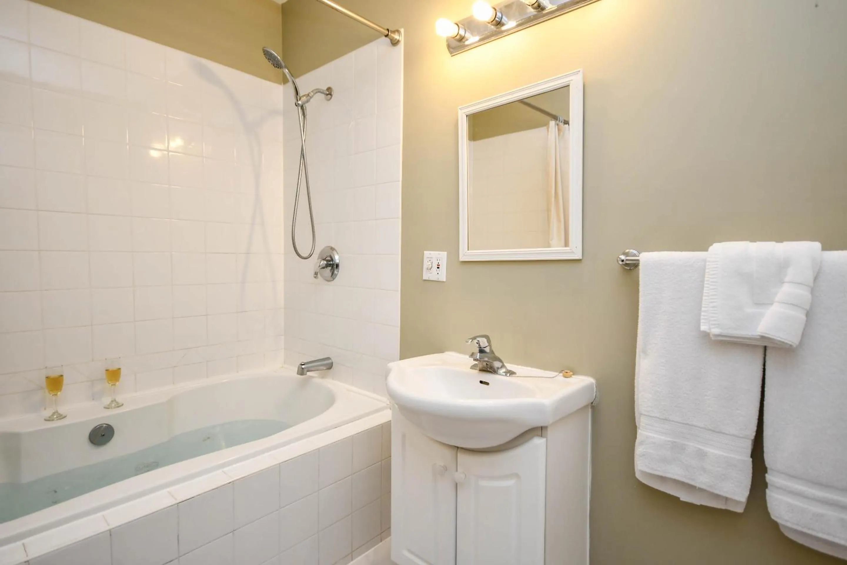 Bathroom in Surfside Inn